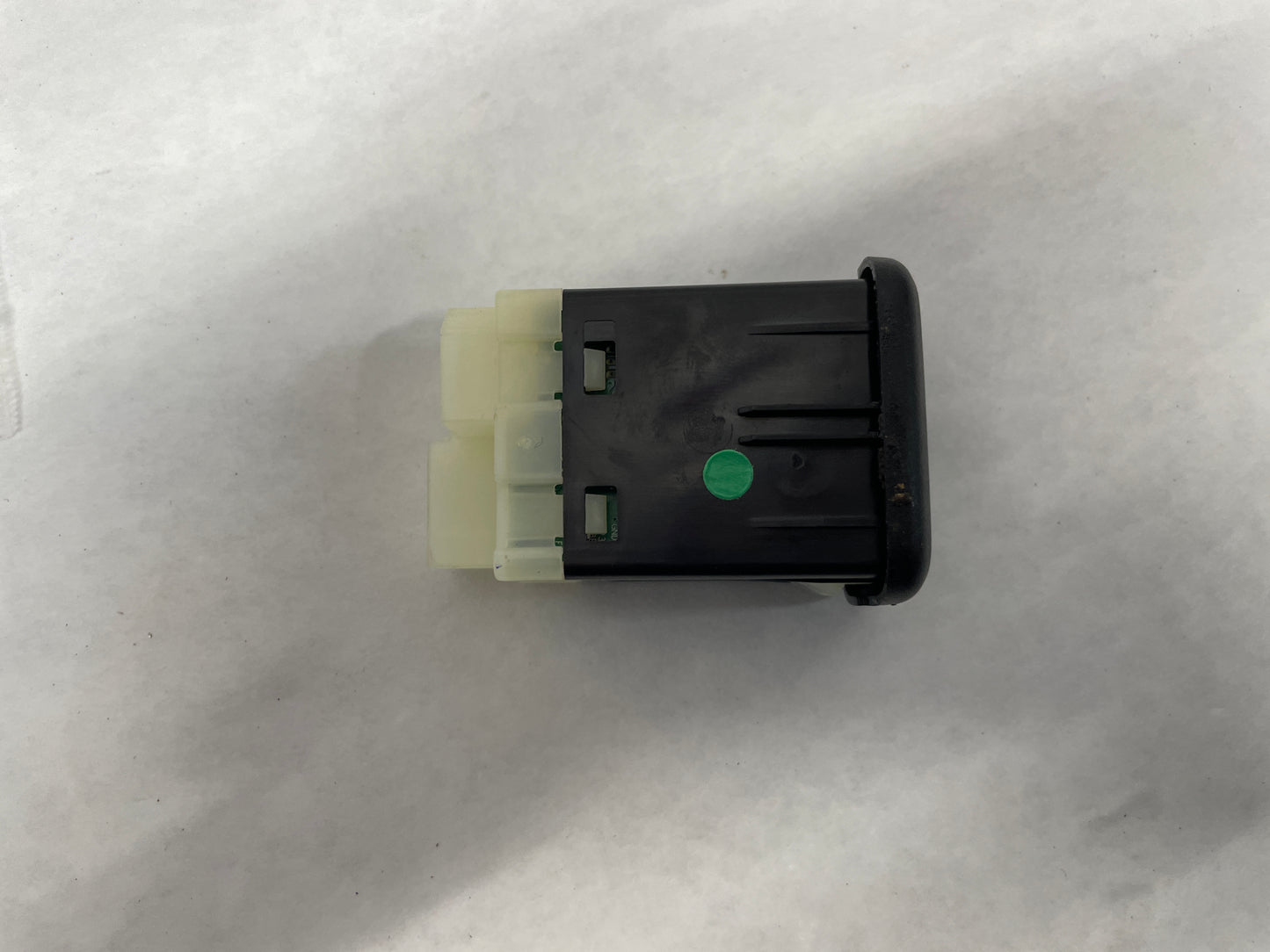 2016 Chevy Camaro SS USB Charger Poet OEM - Day's Parts Yard