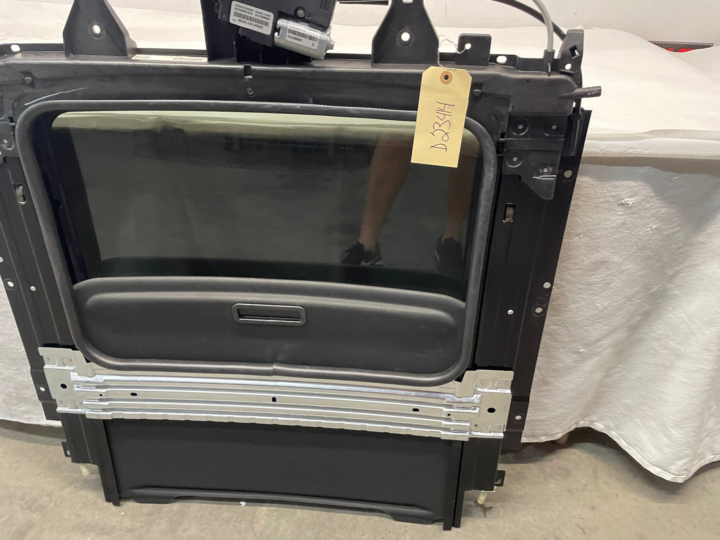 2016 Cadillac ATS-V Coupe Sunroof Sun Moon Roof Assembly OEM - Day's Parts Yard
