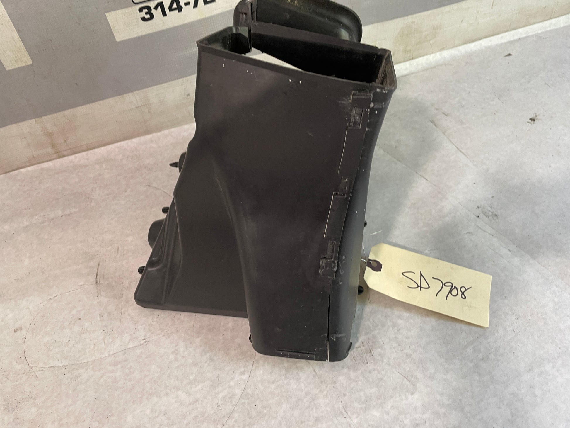 2018 Cadillac CTS-V LH Driver Intercooler Aux Cooler Duct - Day's Parts Yard