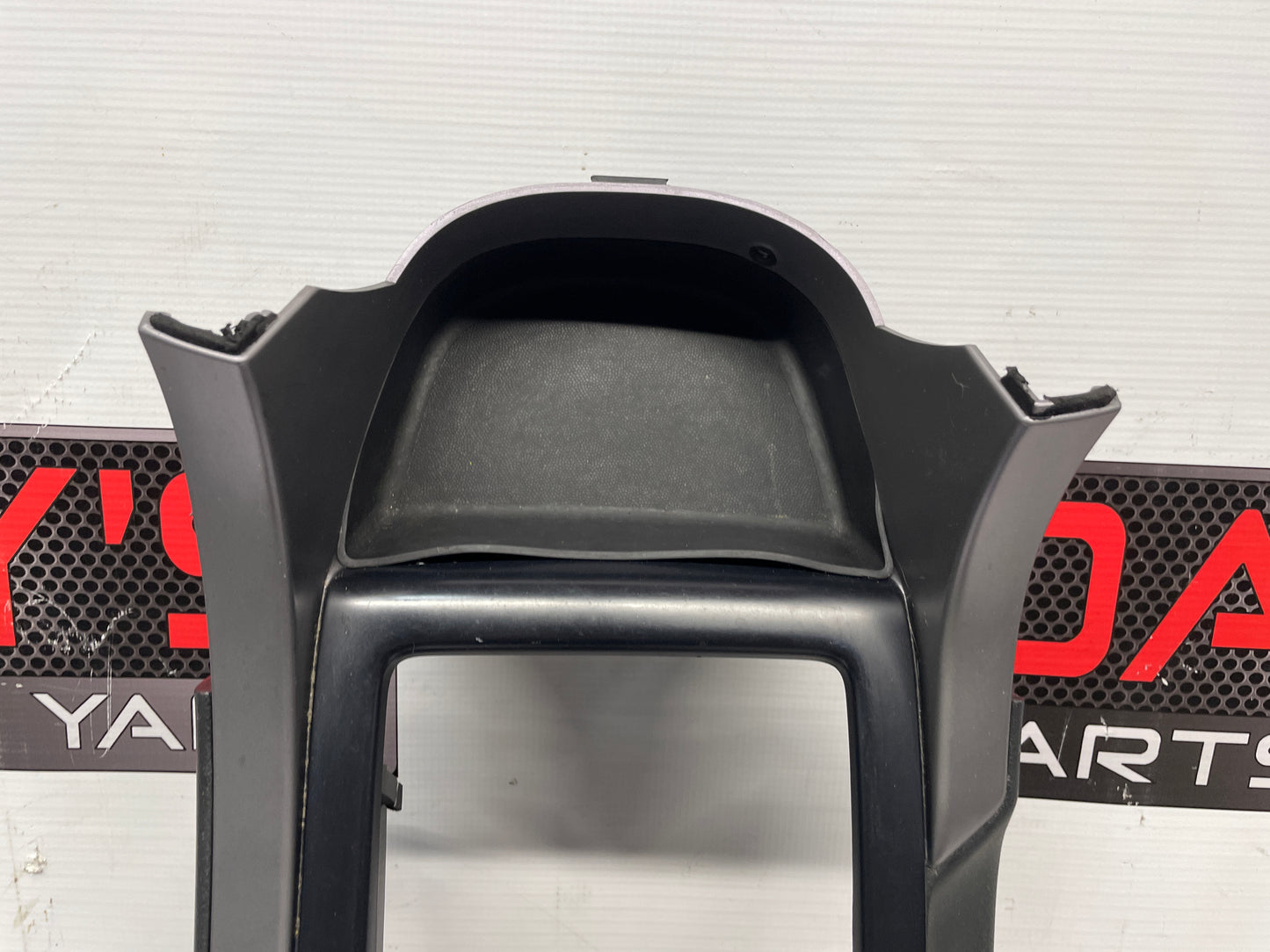 2006 Pontiac GTO Center Console Arm Rest Assembly OEM - Day's Parts Yard