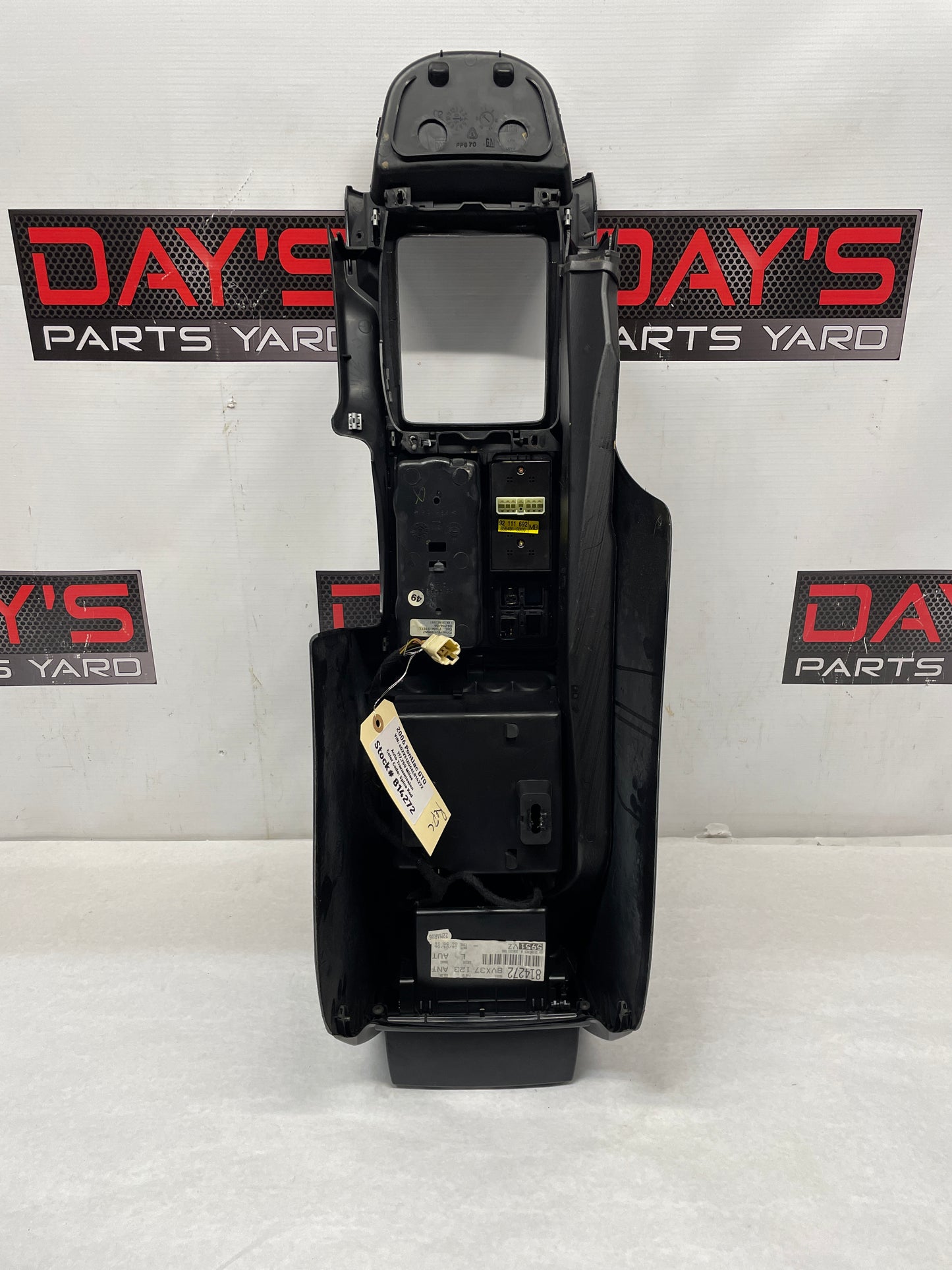 2006 Pontiac GTO Center Console Arm Rest Assembly OEM - Day's Parts Yard