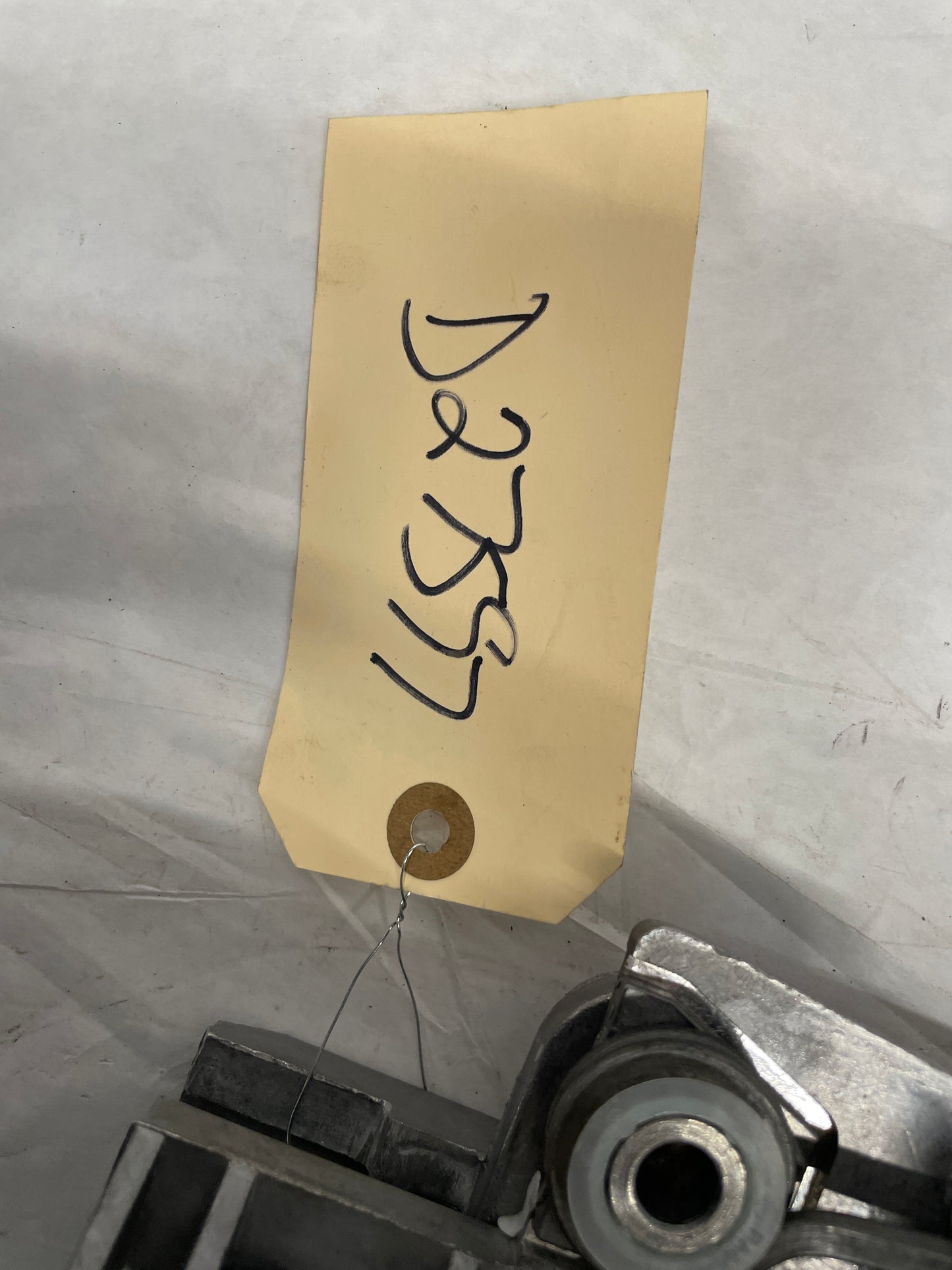 2009 Pontiac G8 Steering Column w/ Key Assembly OEM - Day's Parts Yard