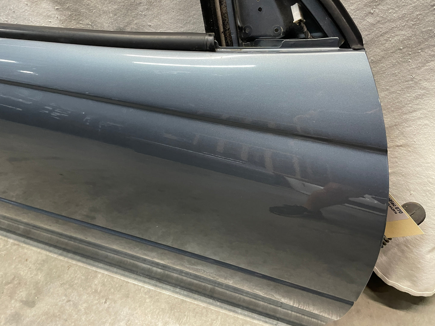 2005 Pontiac GTO RH Passenger Exterior Front Door OEM - Day's Parts Yard