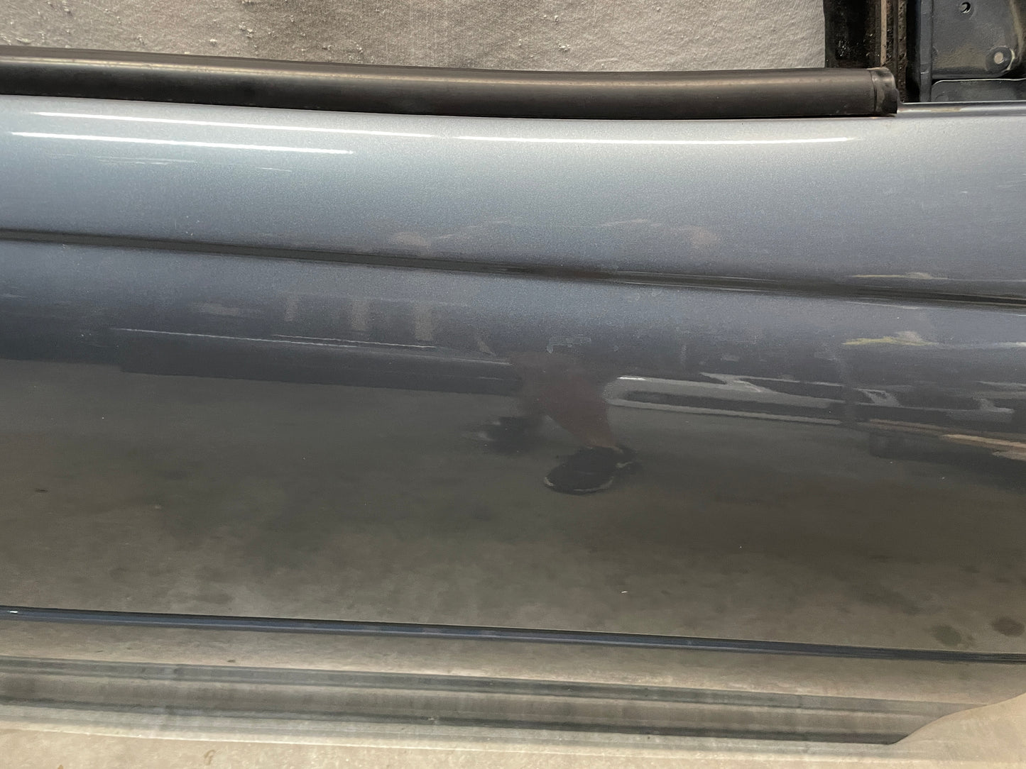 2005 Pontiac GTO RH Passenger Exterior Front Door OEM - Day's Parts Yard