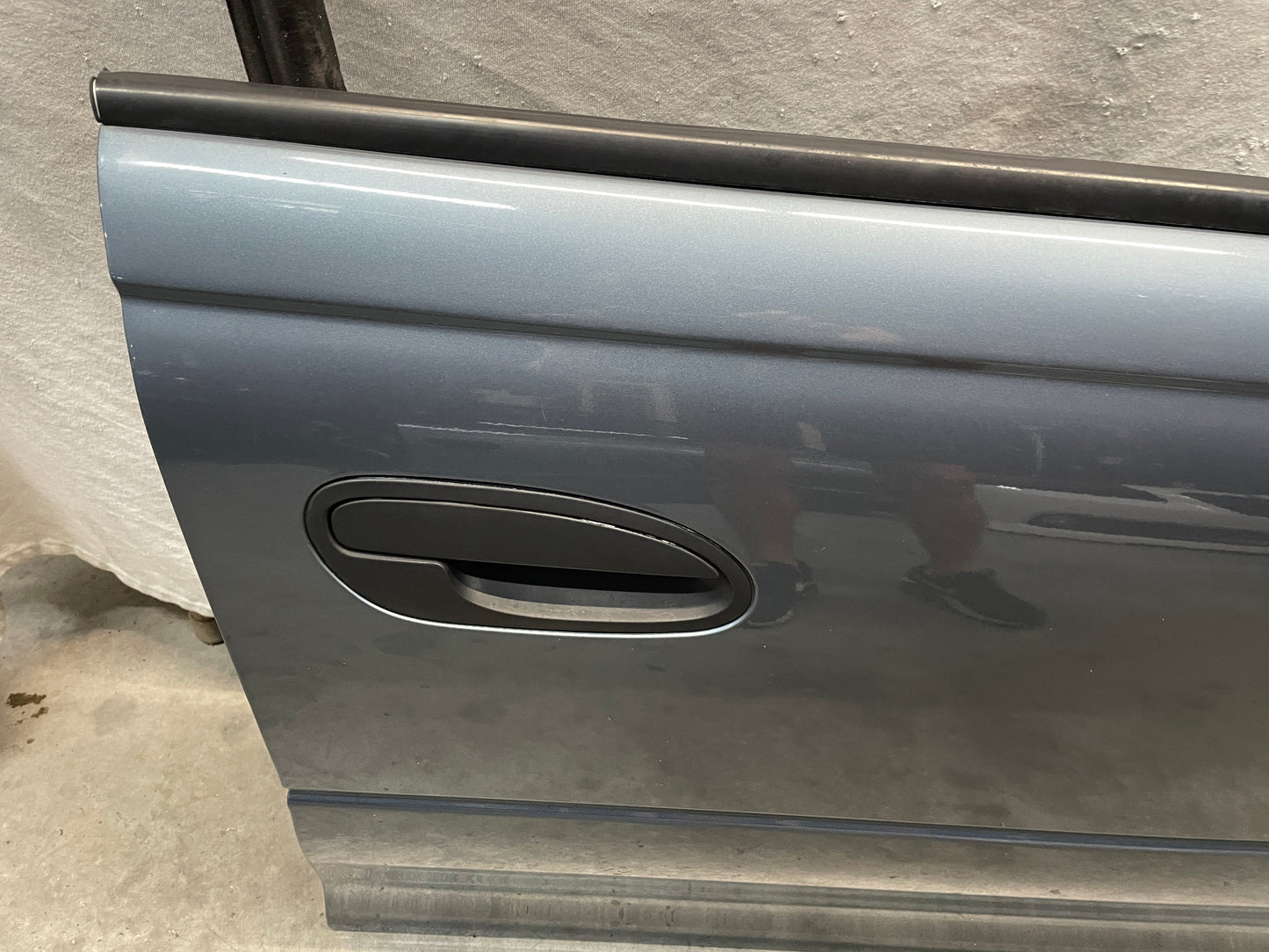 2005 Pontiac GTO RH Passenger Exterior Front Door OEM - Day's Parts Yard
