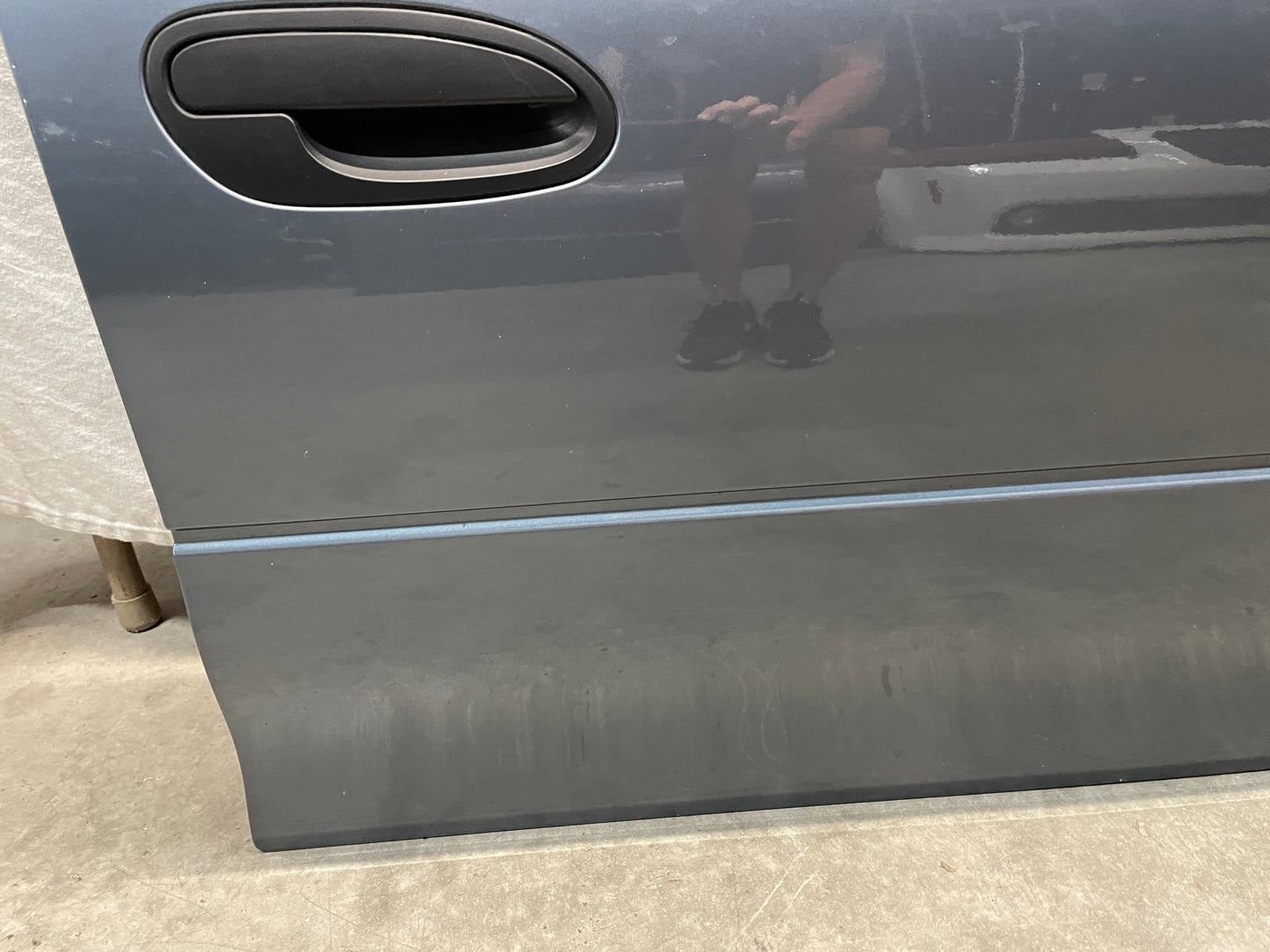 2005 Pontiac GTO RH Passenger Exterior Front Door OEM - Day's Parts Yard