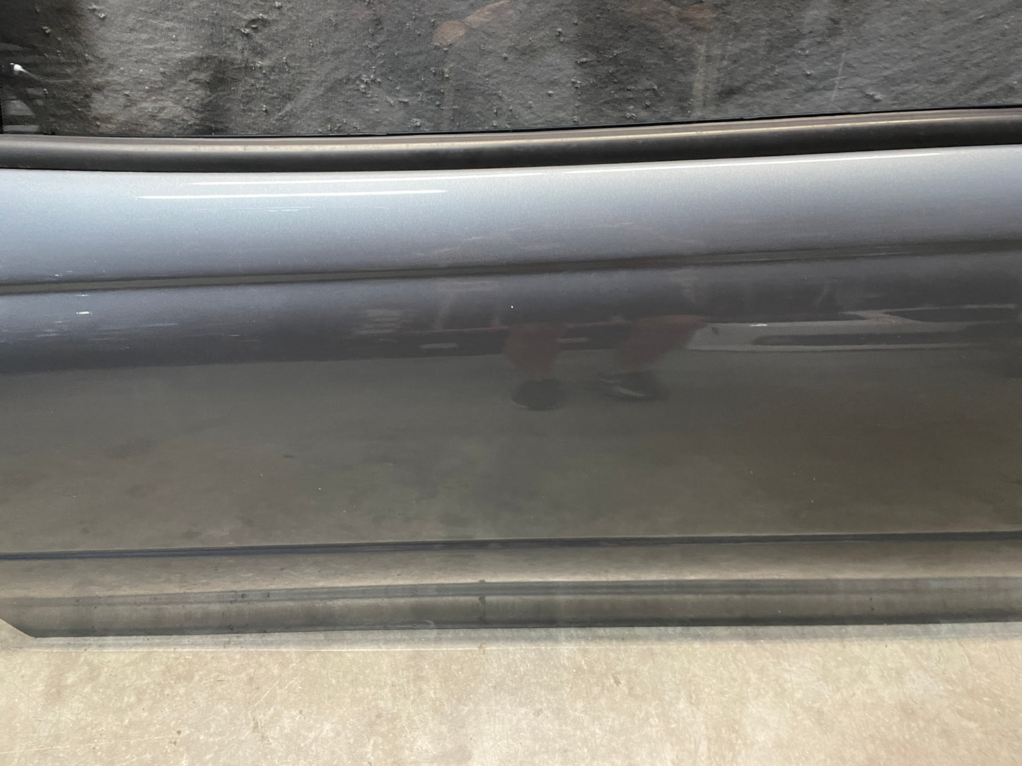 2005 Pontiac GTO LH Driver Exterior Front Door OEM - Day's Parts Yard
