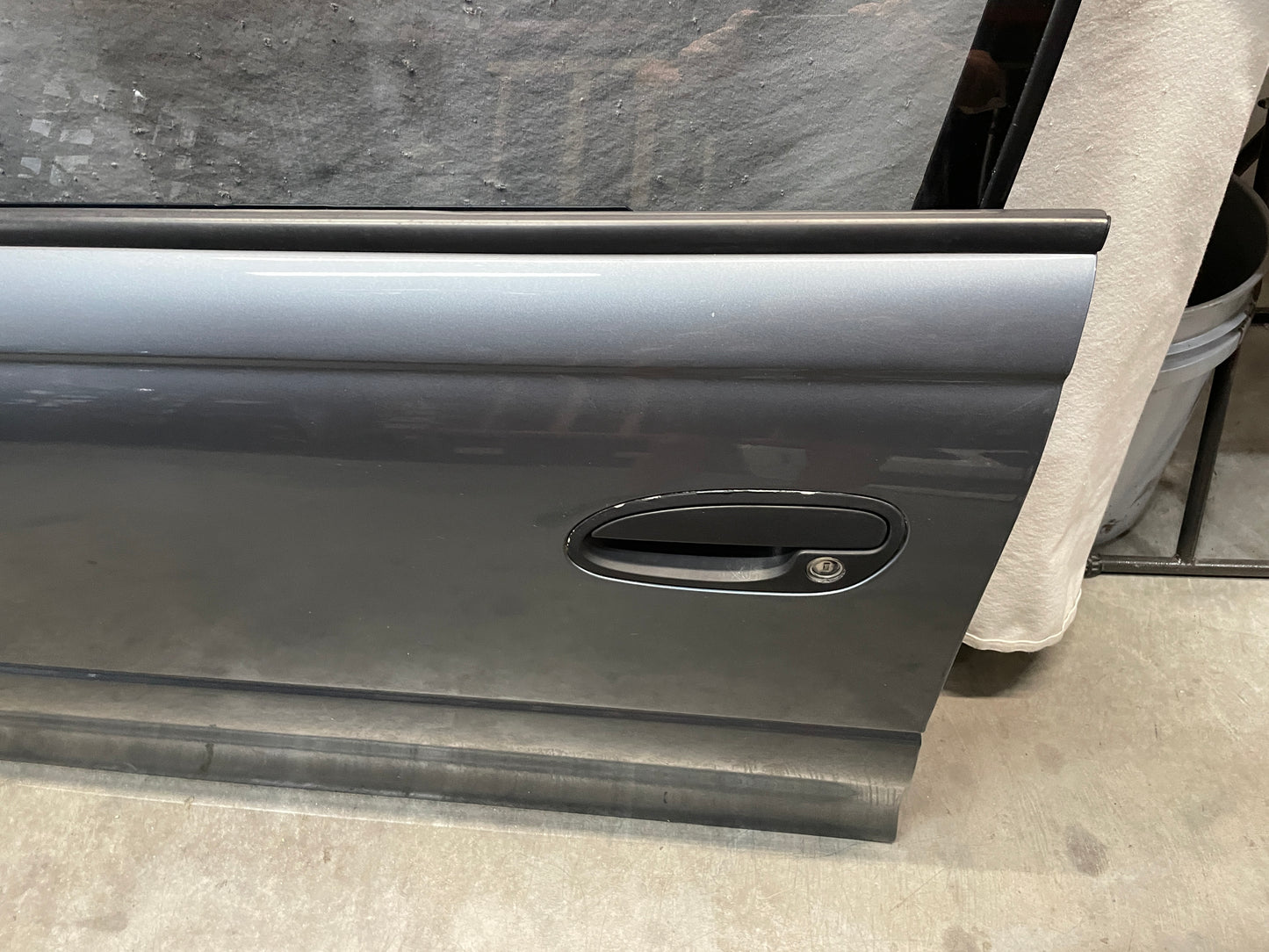 2005 Pontiac GTO LH Driver Exterior Front Door OEM - Day's Parts Yard