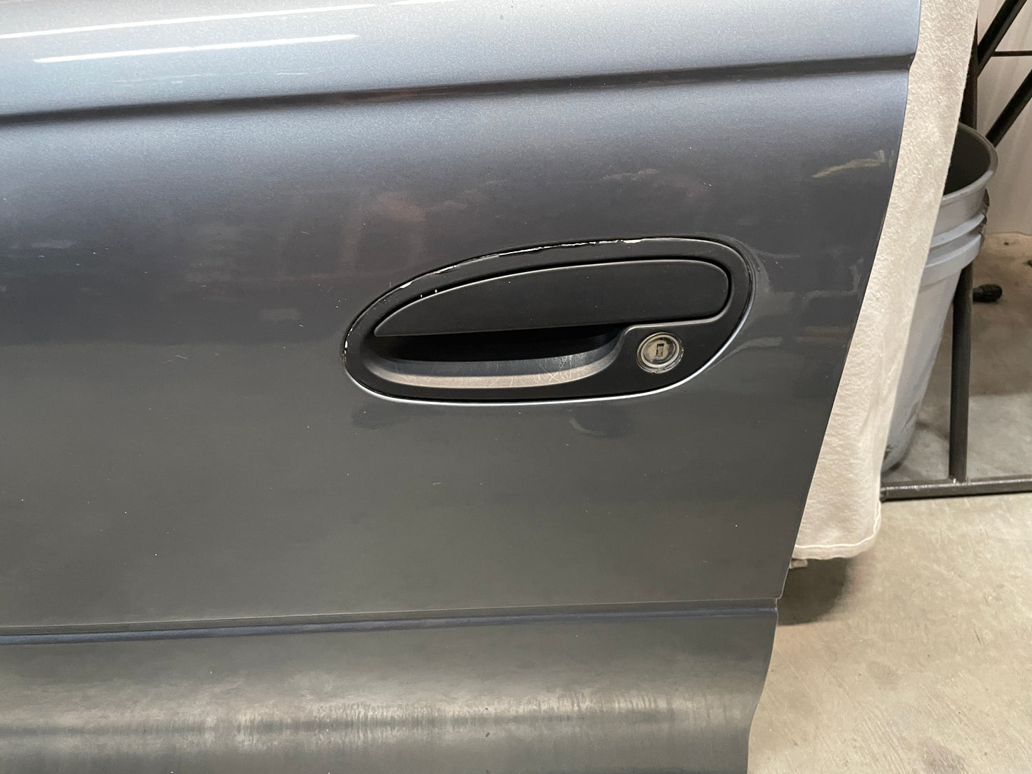 2005 Pontiac GTO LH Driver Exterior Front Door OEM - Day's Parts Yard