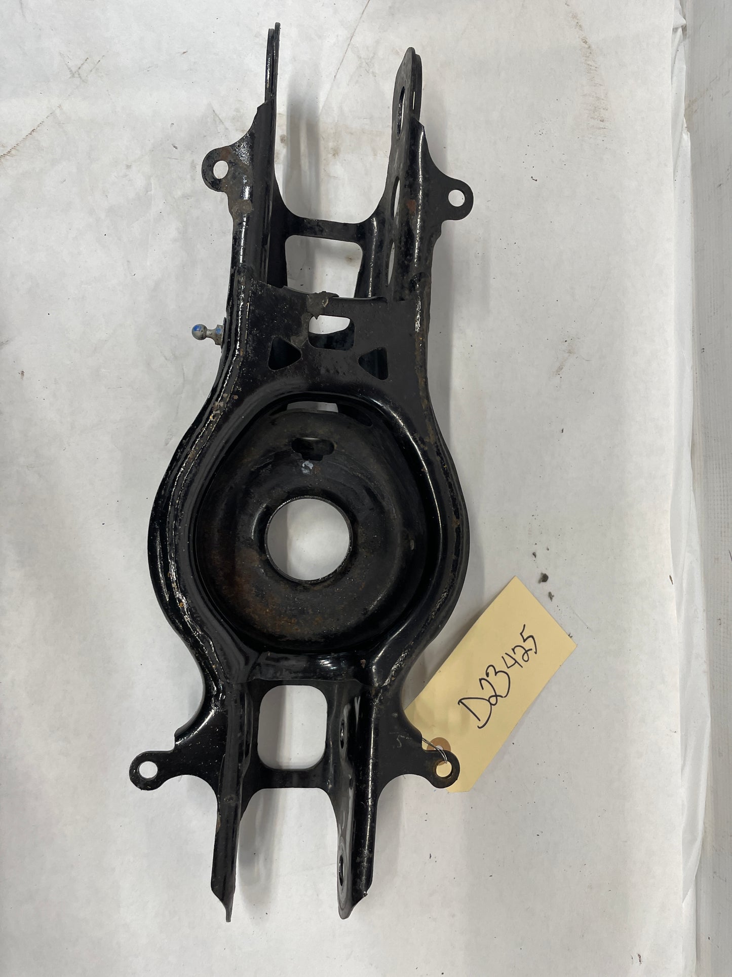 2016 Cadillac ATS-V Coupe LH Driver Rear Suspension Lower Control Arm OEM - Day's Parts Yard