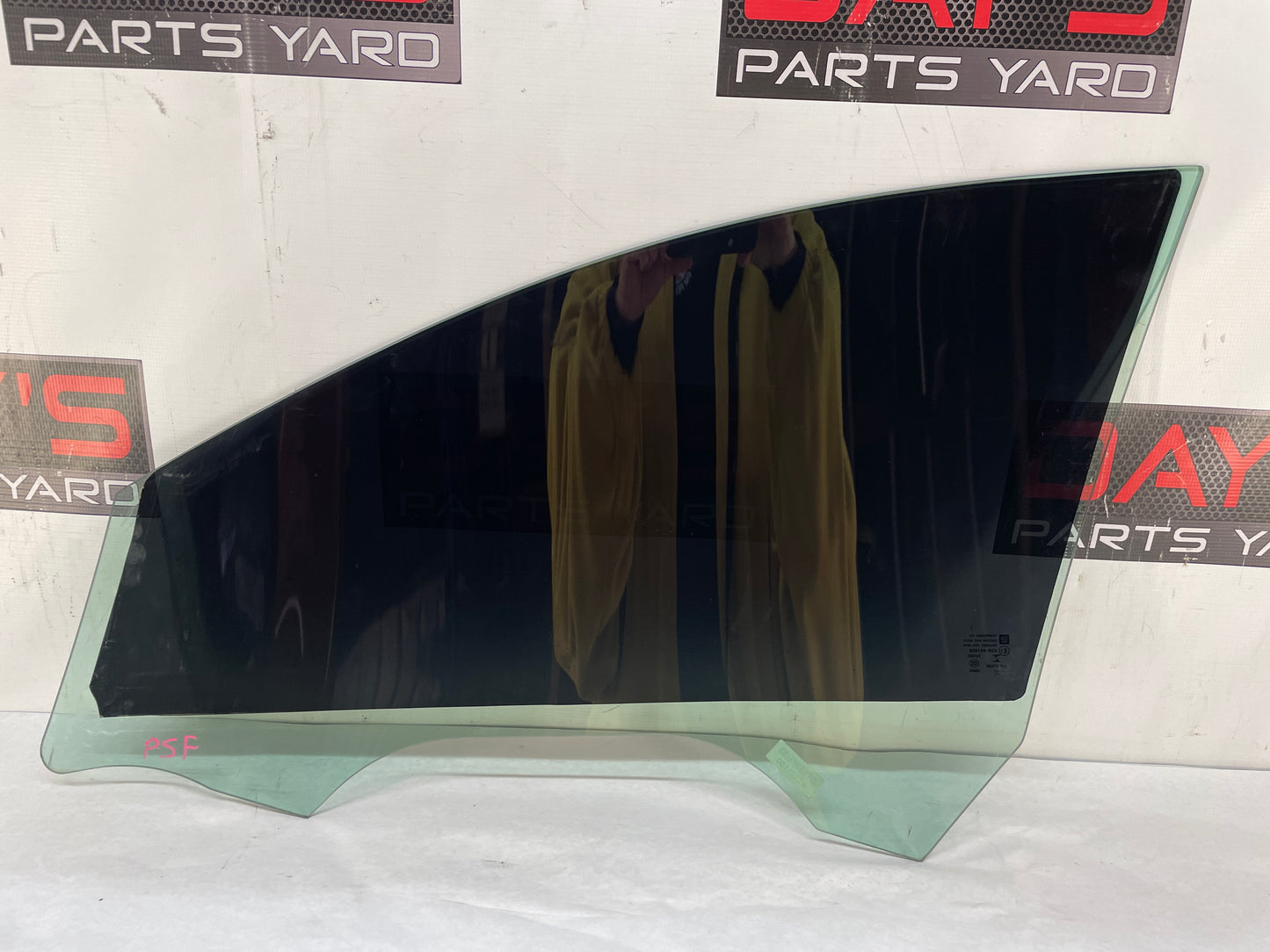 2017 Chevy SS Sedan RH Passenger Front Door Window Glass OEM - Day's Parts Yard