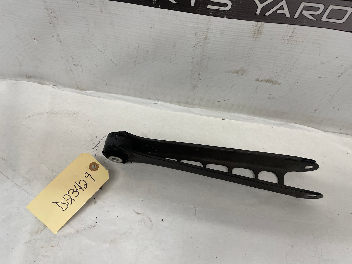 2016 Cadillac ATS-V Coupe LH Driver Rear Suspension Lower Trailing Arm Link OEM - Day's Parts Yard