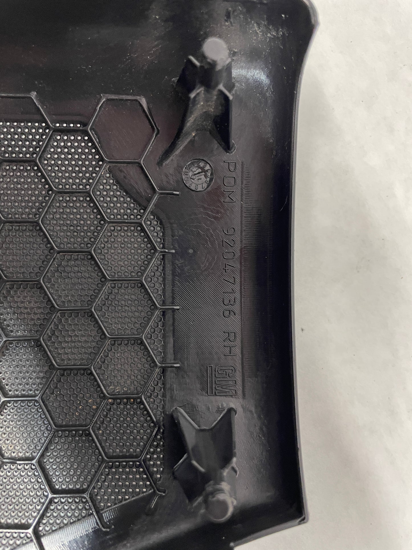 2005 Pontiac GTO RH Passenger Door Panel Speaker Grill OEM - Day's Parts Yard