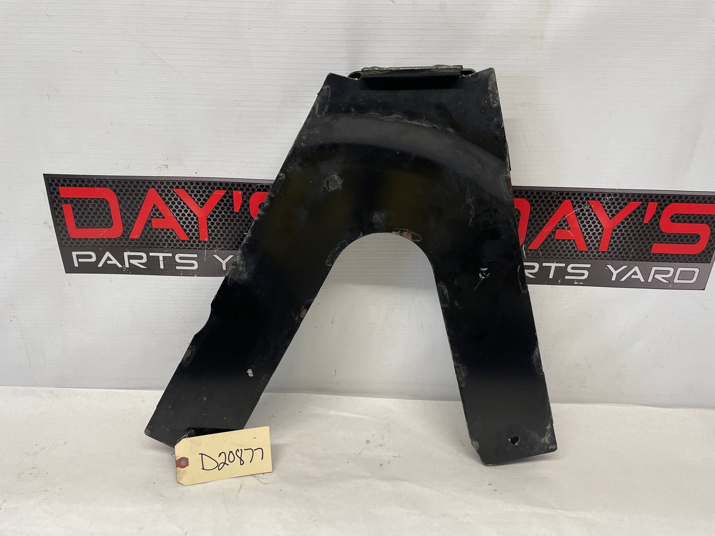 2006 Pontiac GTO Rear Differential Air Deflector Brace OEM - Day's Parts Yard