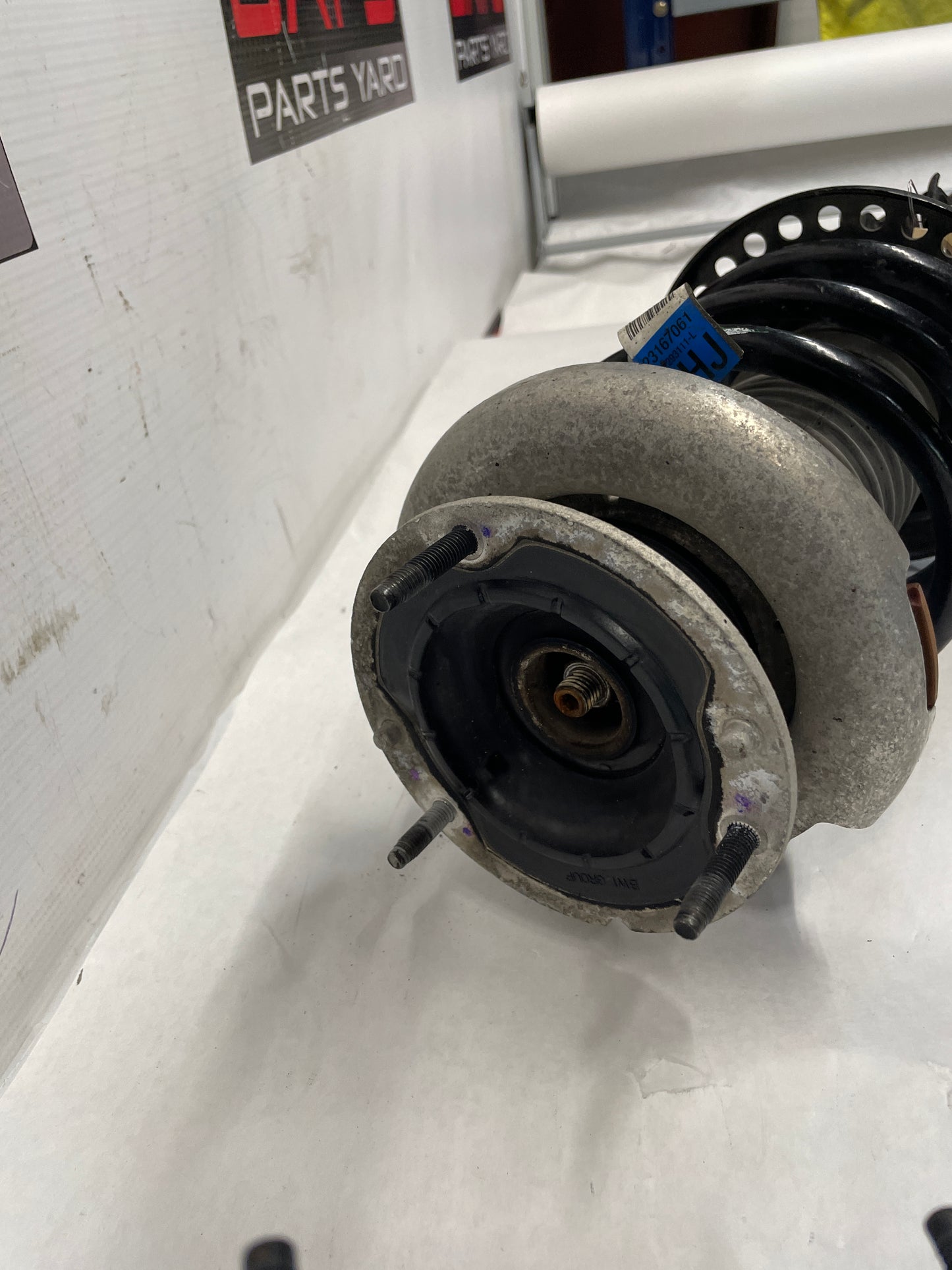 2016 Cadillac ATS-V Coupe Front Magnetic Ride Strut Assembly RH & LH OEM - Day's Parts Yard
