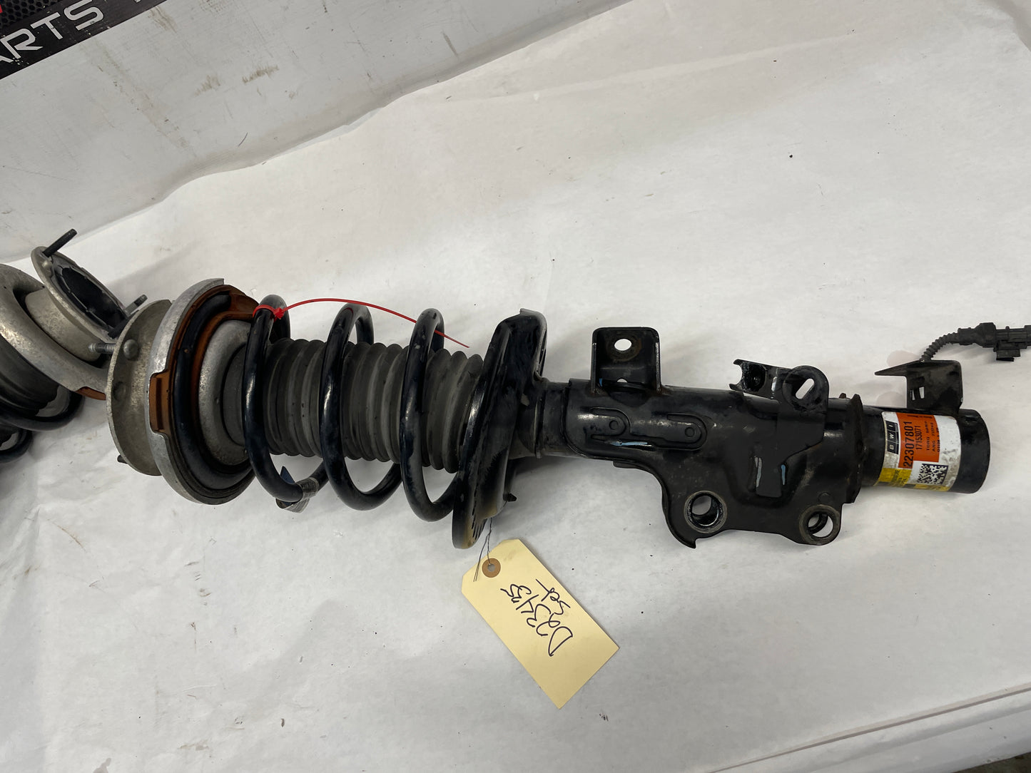2016 Cadillac ATS-V Coupe Front Magnetic Ride Strut Assembly RH & LH OEM - Day's Parts Yard