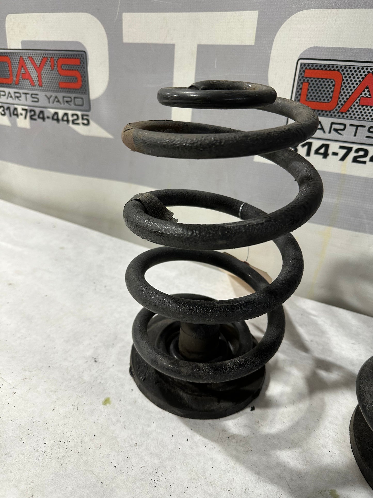 2006 Pontiac GTO Rear Coil Springs RH & LH OEM - Day's Parts Yard