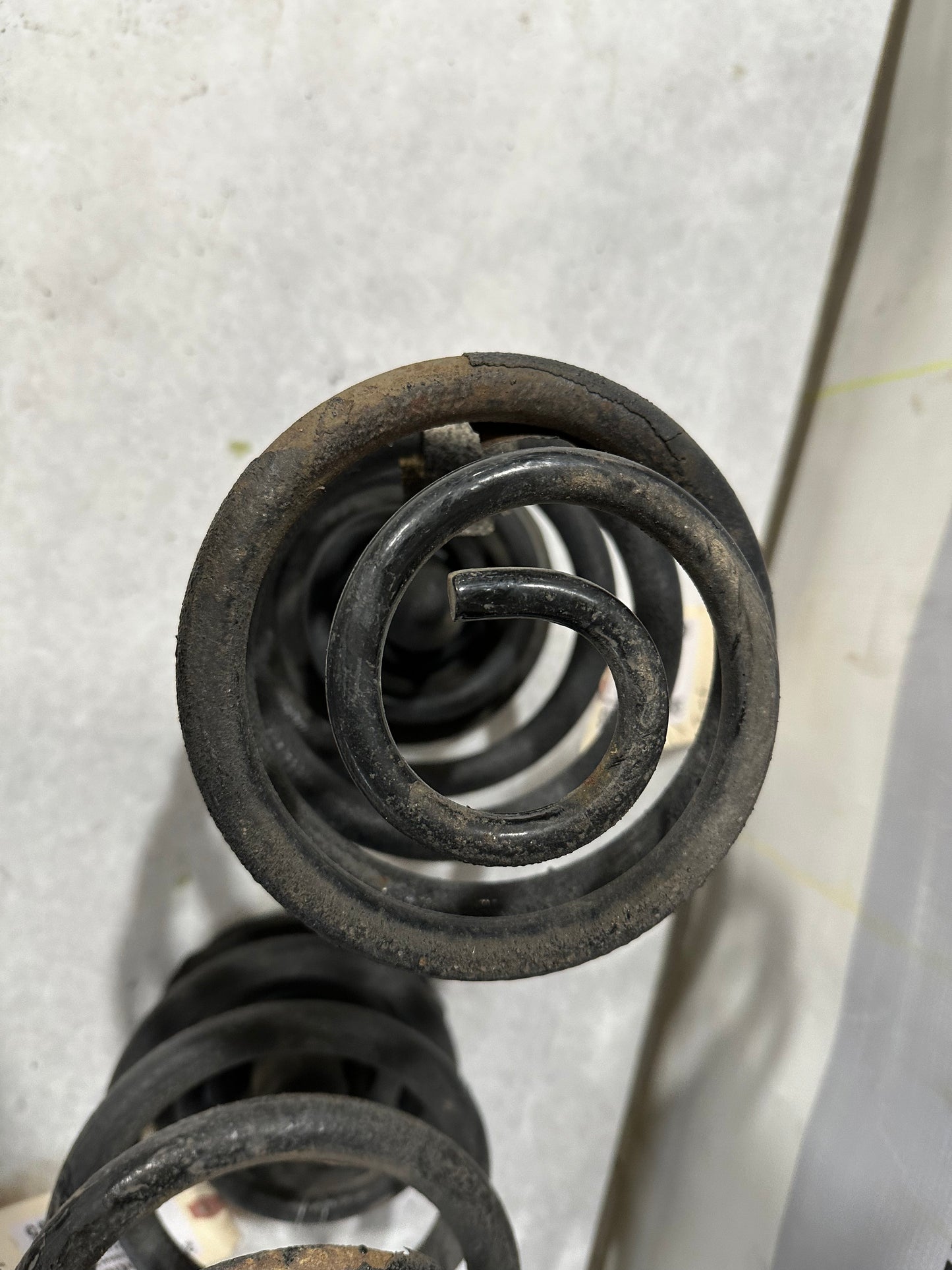 2006 Pontiac GTO Rear Coil Springs RH & LH OEM - Day's Parts Yard