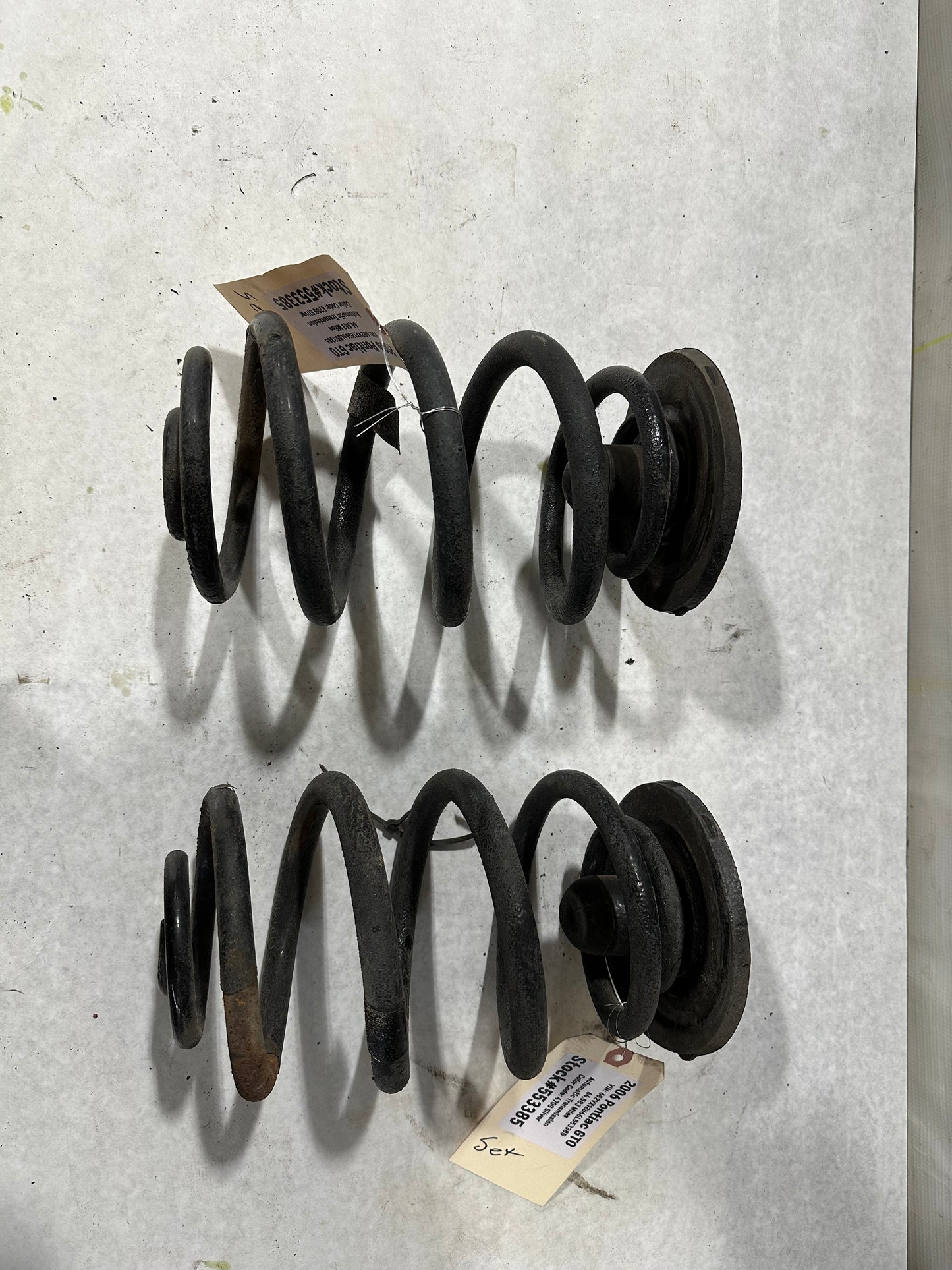2006 Pontiac GTO Rear Coil Springs RH & LH OEM - Day's Parts Yard