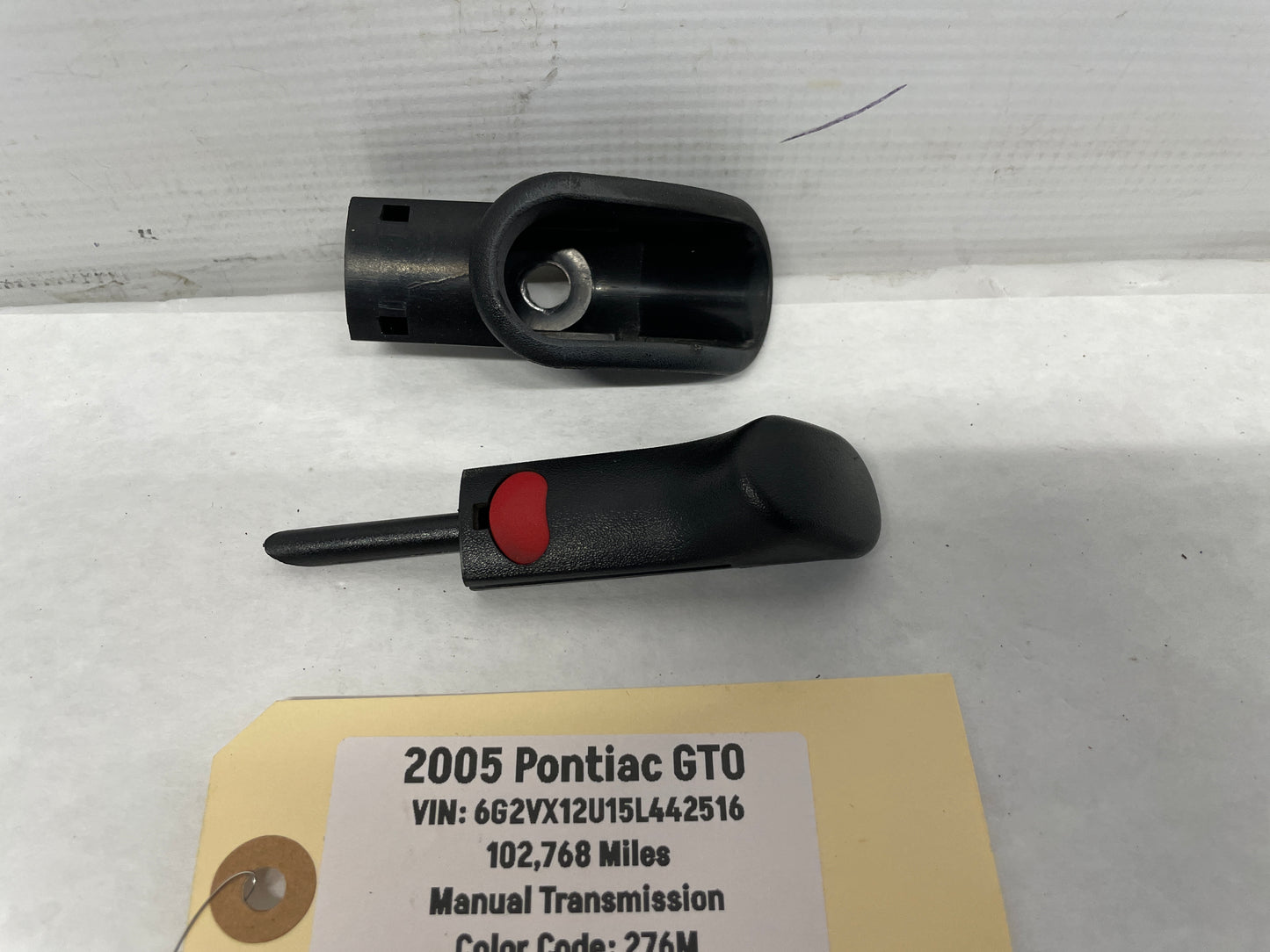 2005 Pontiac GTO Interior Door Lock Knob w/ Outer Trim OEM - Day's Parts Yard