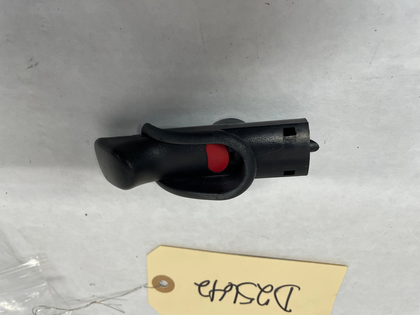 2005 Pontiac GTO Interior Door Lock Knob w/ Outer Trim OEM - Day's Parts Yard