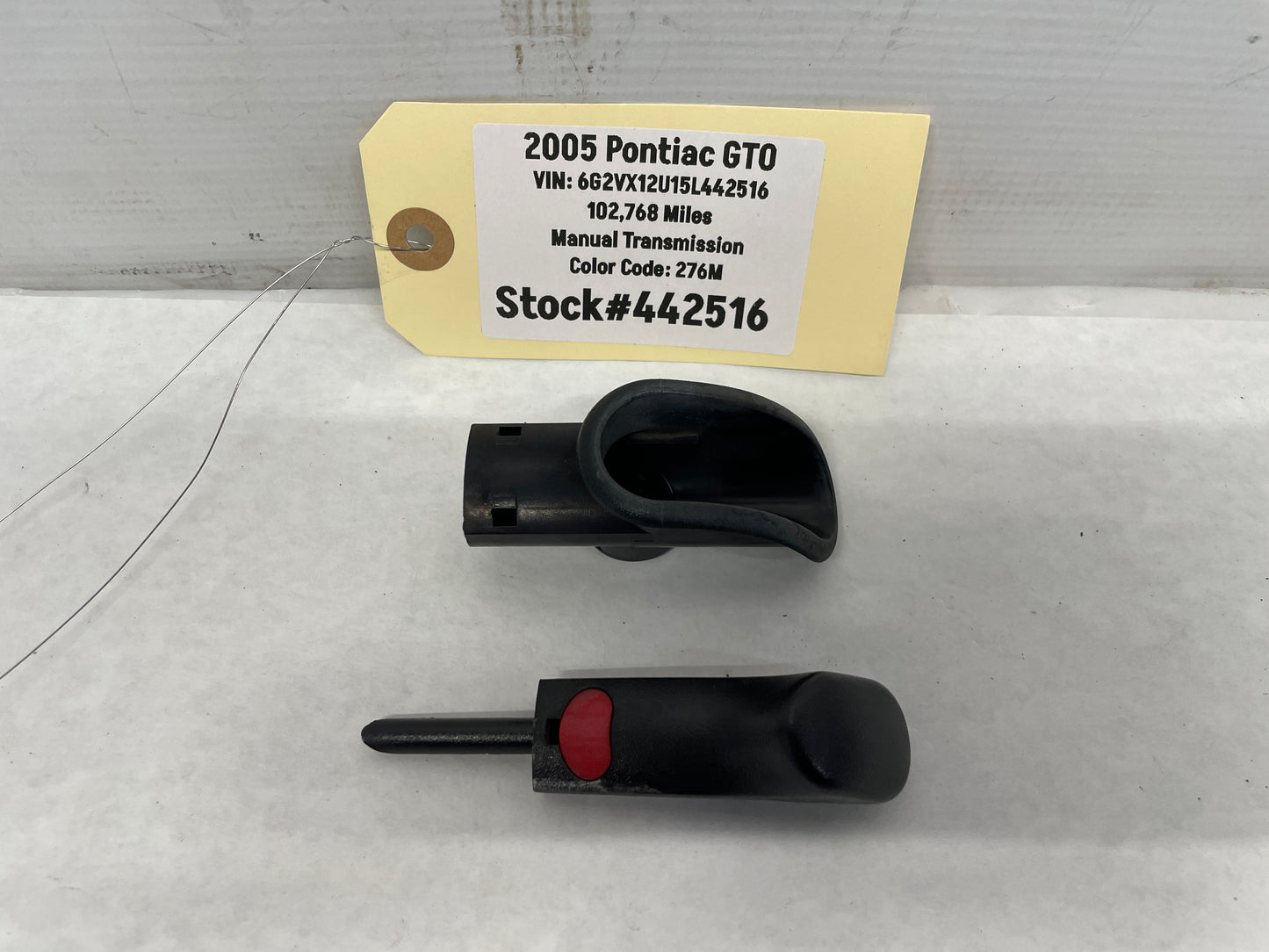 2005 Pontiac GTO Interior Door Lock Knob w/ Outer Trim OEM - Day's Parts Yard