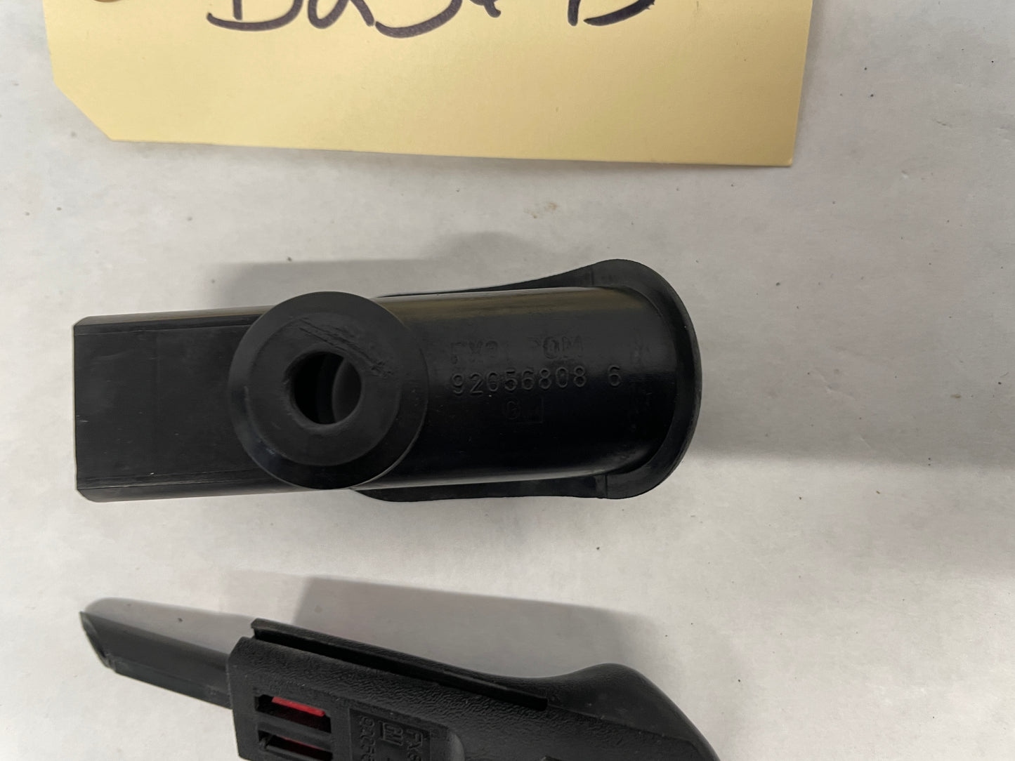 2005 Pontiac GTO Interior Door Lock Knob w/ Outer Trim OEM - Day's Parts Yard