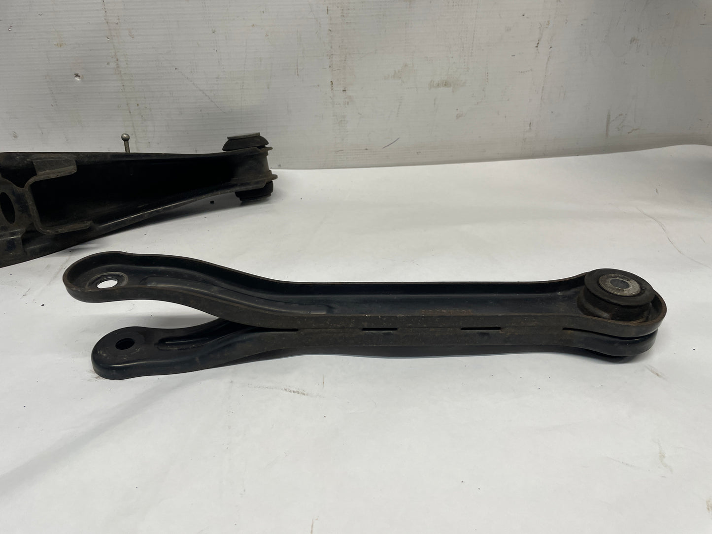 2016 Chevy SS Sedan LH Driver Rear Suspension Control Trailing Arms Links Set OEM - Day's Parts Yard