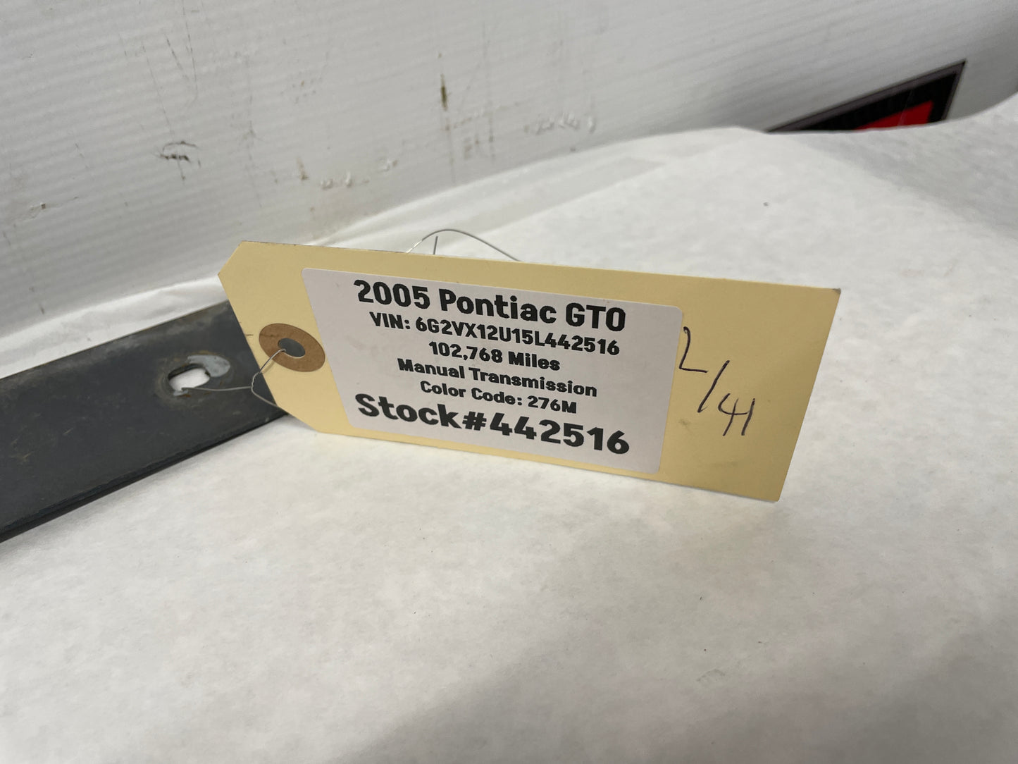 2005 Pontiac GTO LH Driver Fender Side Skirt Rocker Molding Support Bracket OEM - Day's Parts Yard
