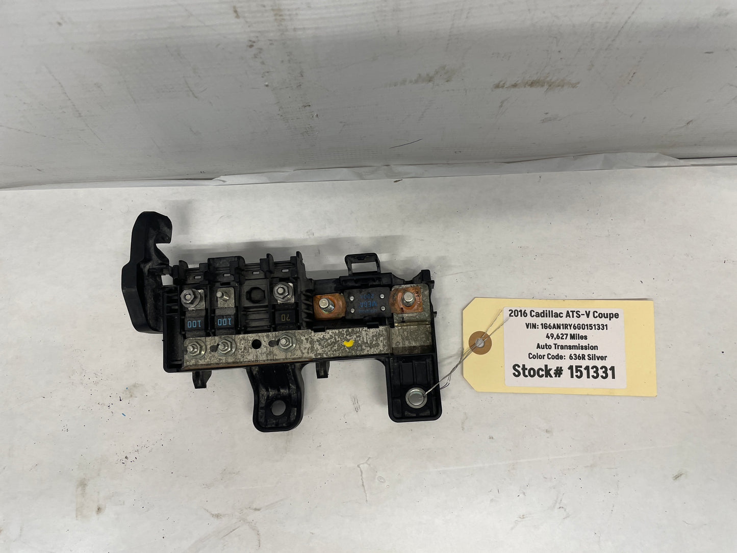 2016 Cadillac ATS-V Coupe Battery Distribution Engine Compartment Fuse Block OEM - Day's Parts Yard