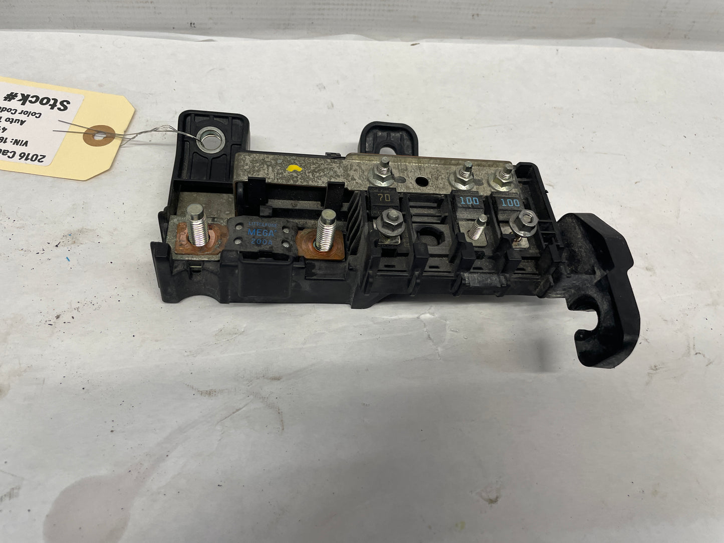 2016 Cadillac ATS-V Coupe Battery Distribution Engine Compartment Fuse Block OEM - Day's Parts Yard