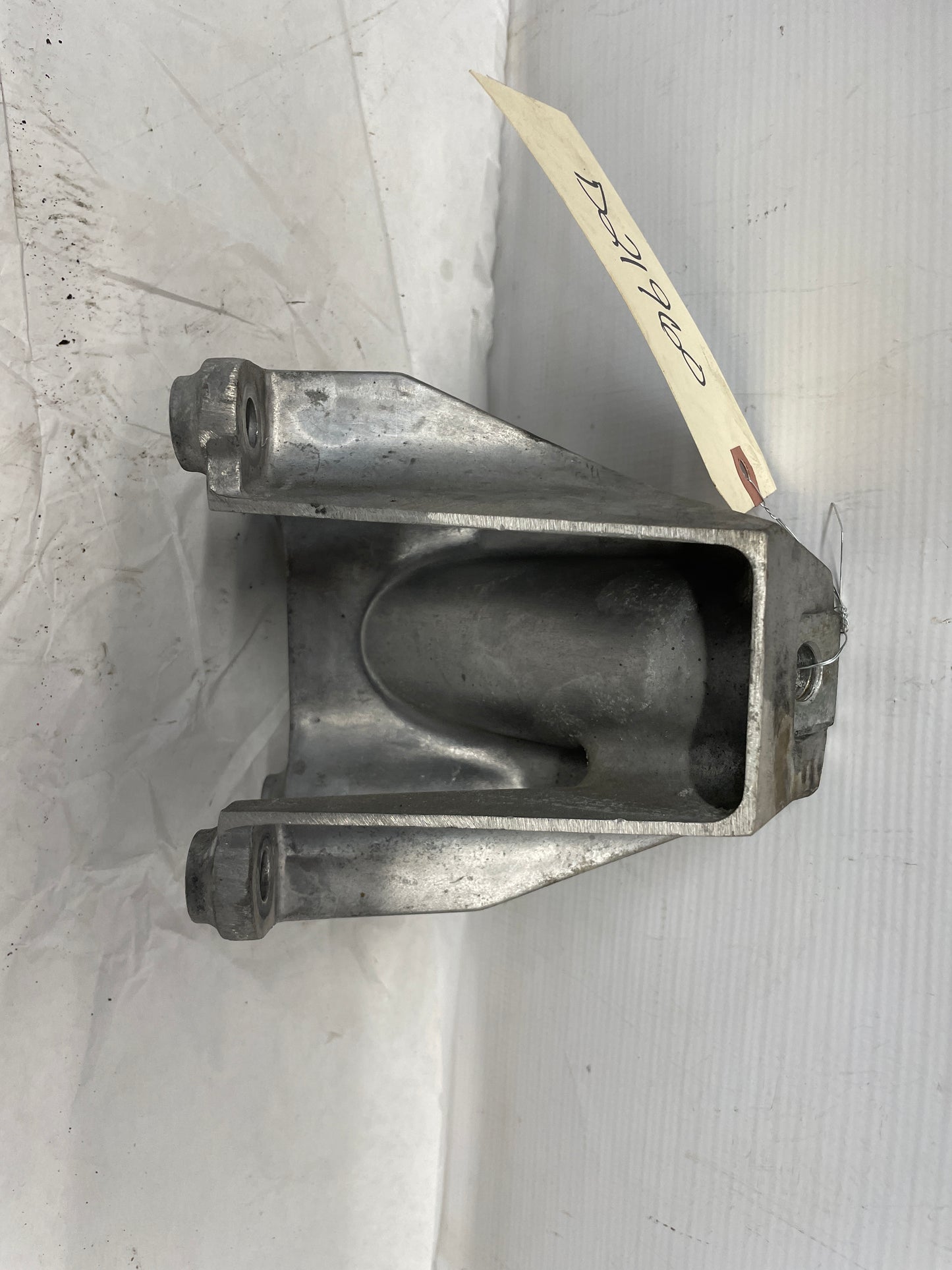 2014 Chevy Camaro SS 1LE LH Driver Engine Motor Mount Stand Bracket OEM - Day's Parts Yard