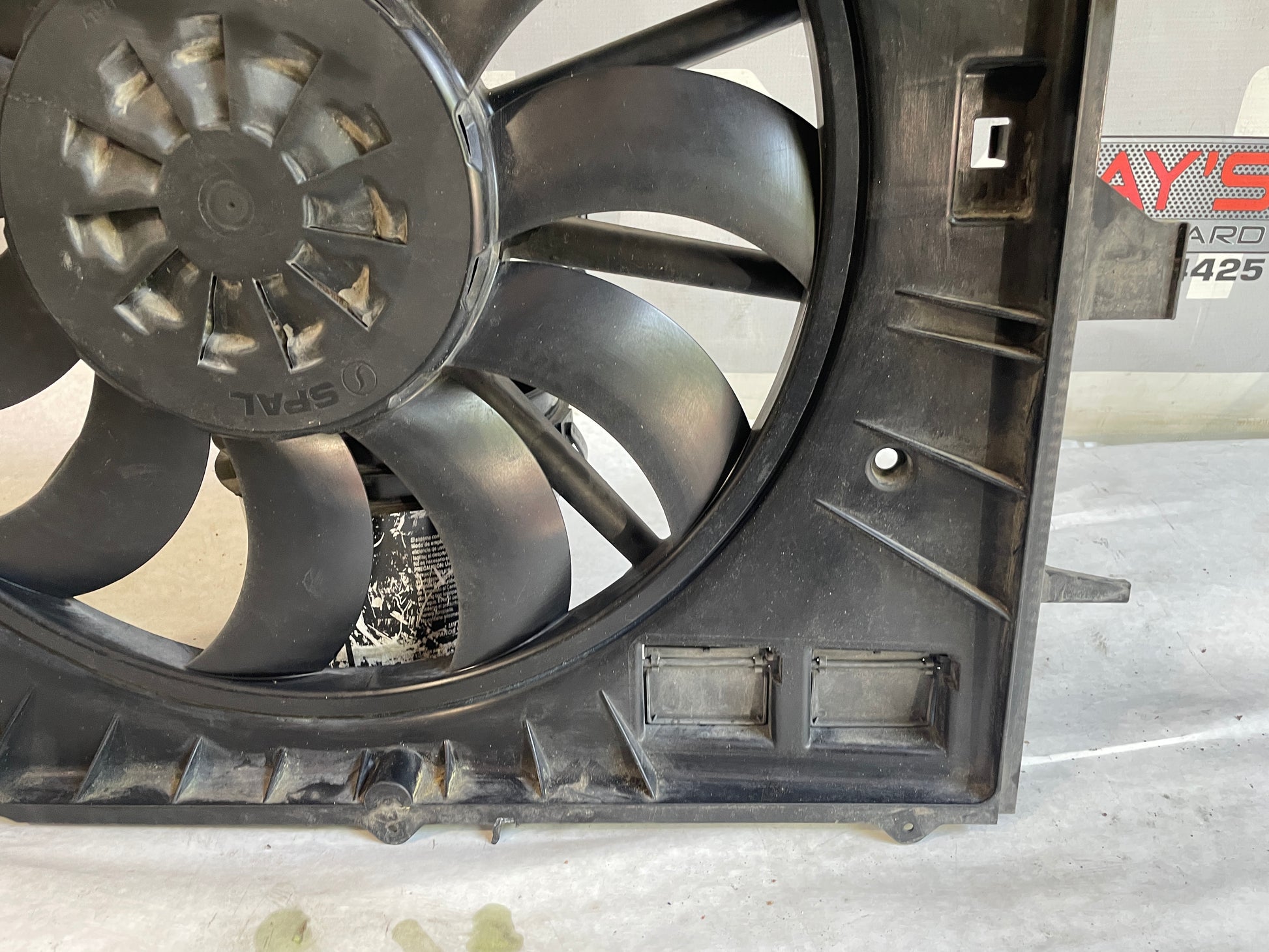 2018 Cadillac CTS-V Radiator Cooling Fan Assembly OEM - Day's Parts Yard