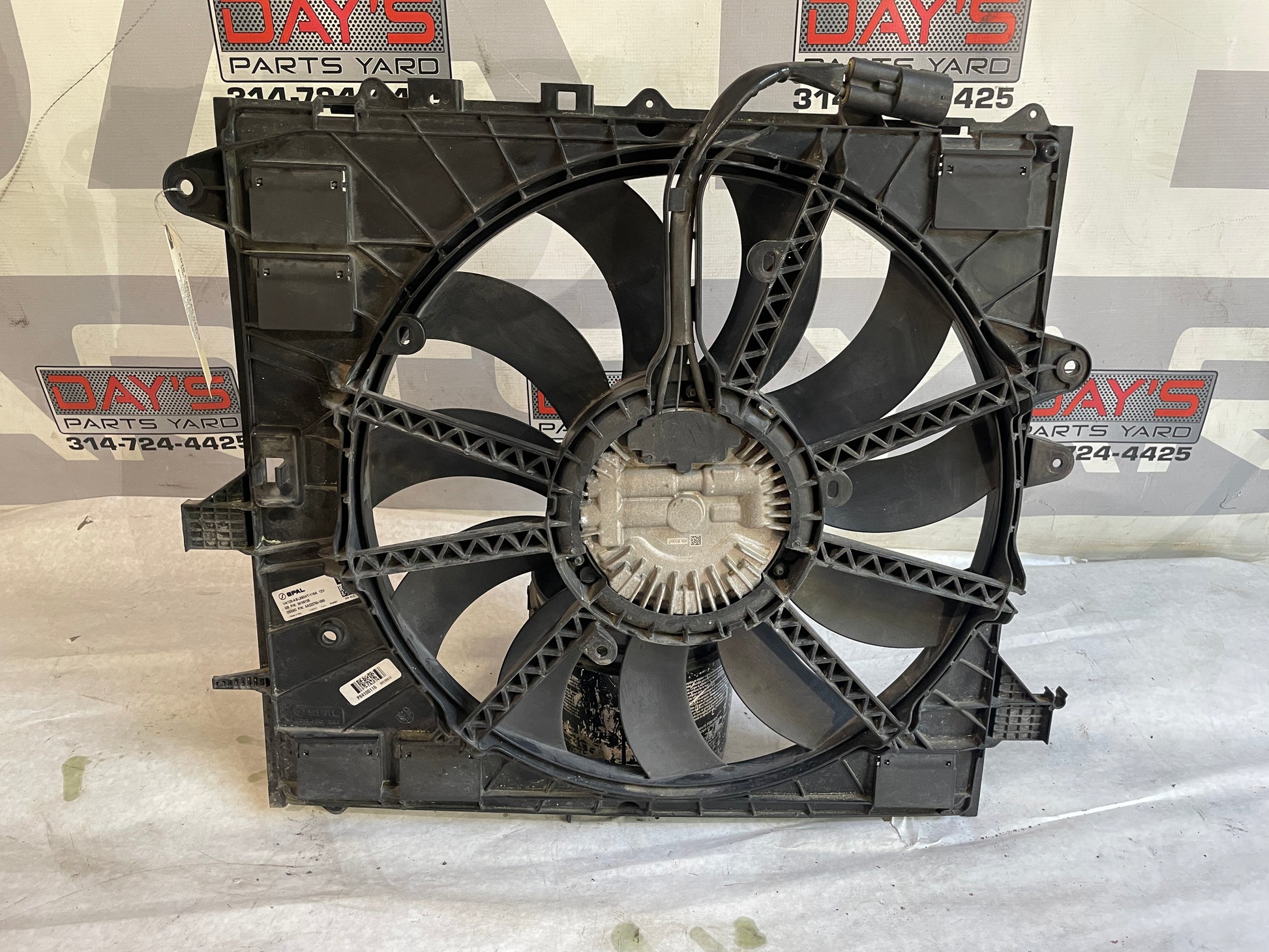 2018 Cadillac CTS-V Radiator Cooling Fan Assembly OEM - Day's Parts Yard