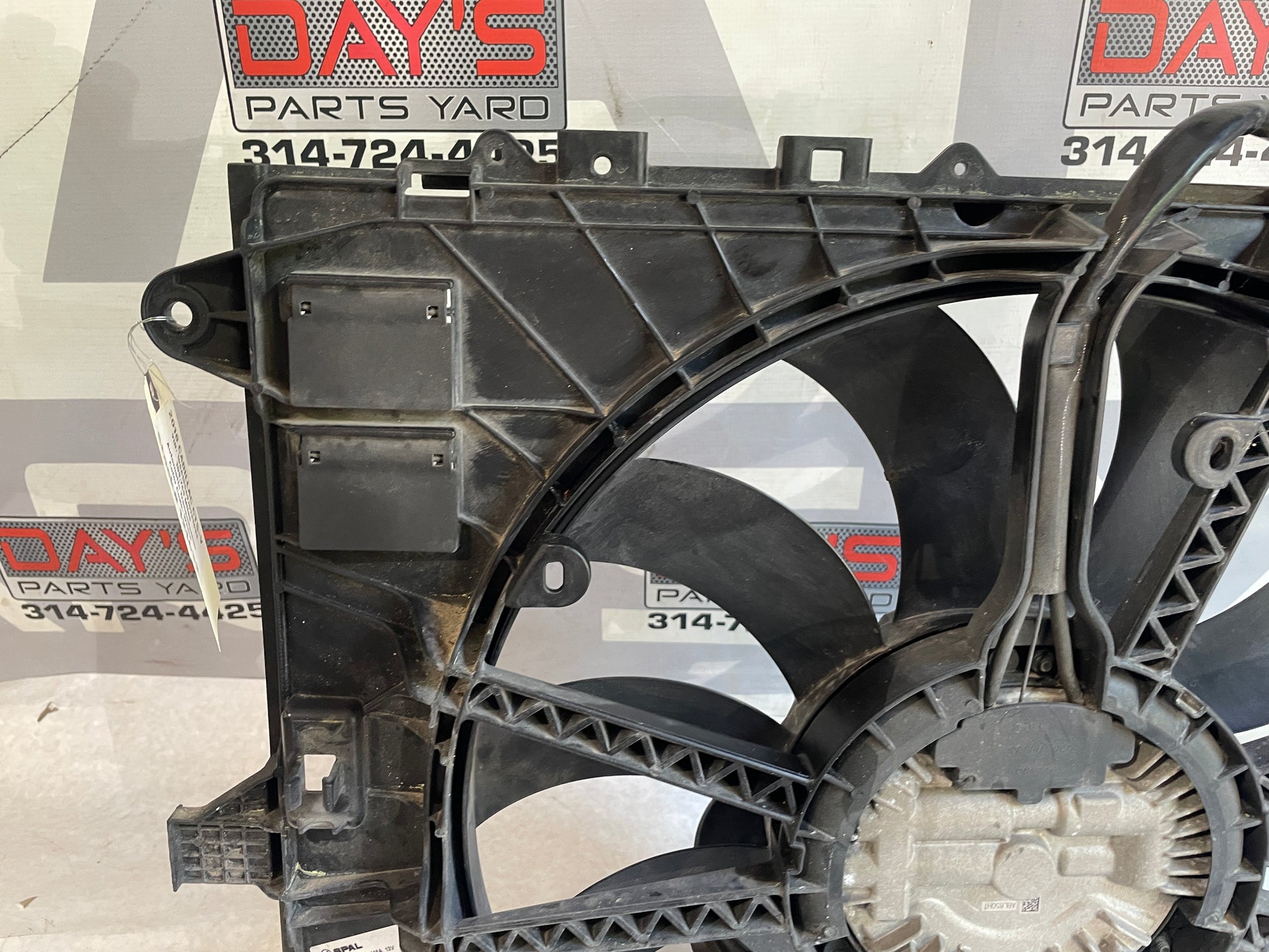 2018 Cadillac CTS-V Radiator Cooling Fan Assembly OEM - Day's Parts Yard