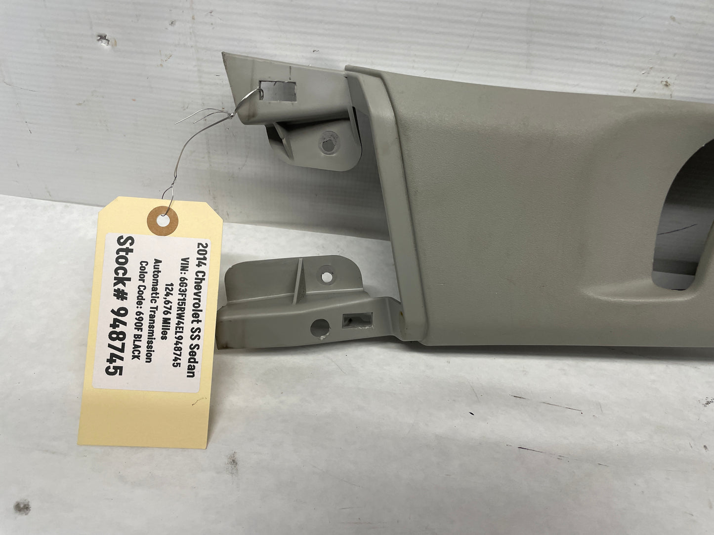 2014 Chevy SS Sedan RH Passenger Interior Center B Pillar Seat Belt Trim Panel OEM