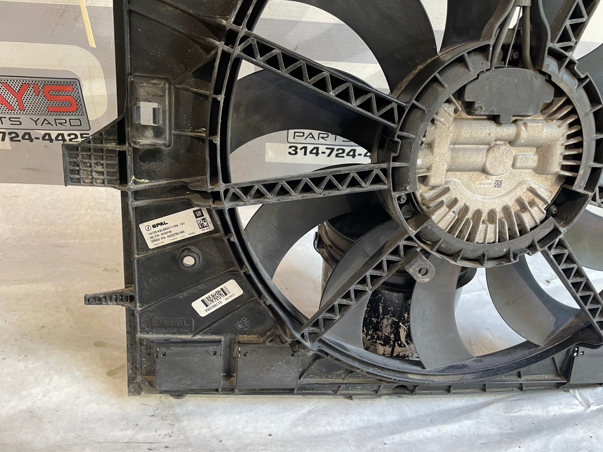 2018 Cadillac CTS-V Radiator Cooling Fan Assembly OEM - Day's Parts Yard