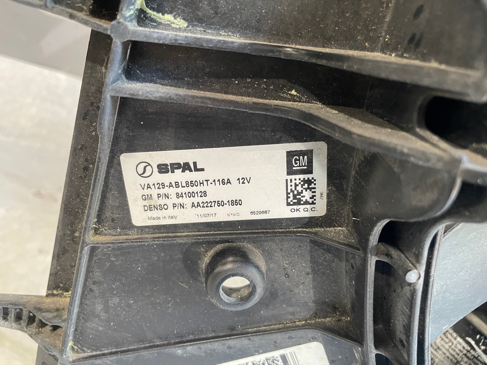 2018 Cadillac CTS-V Radiator Cooling Fan Assembly OEM - Day's Parts Yard