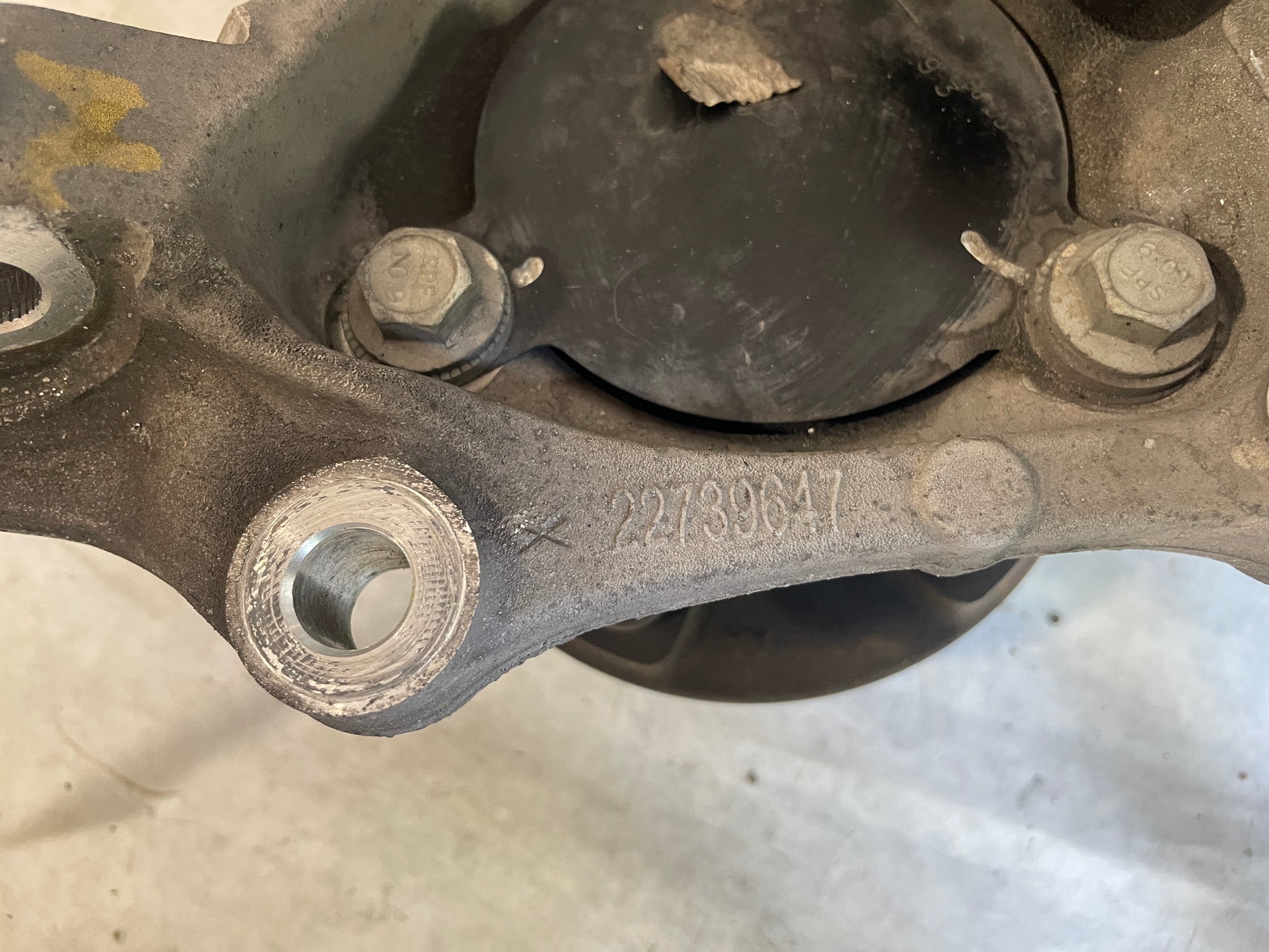 2018 Cadillac CTS-V Front LH Driver Spindle Knuckle Hub w/ Control Arms OEM - Day's Parts Yard