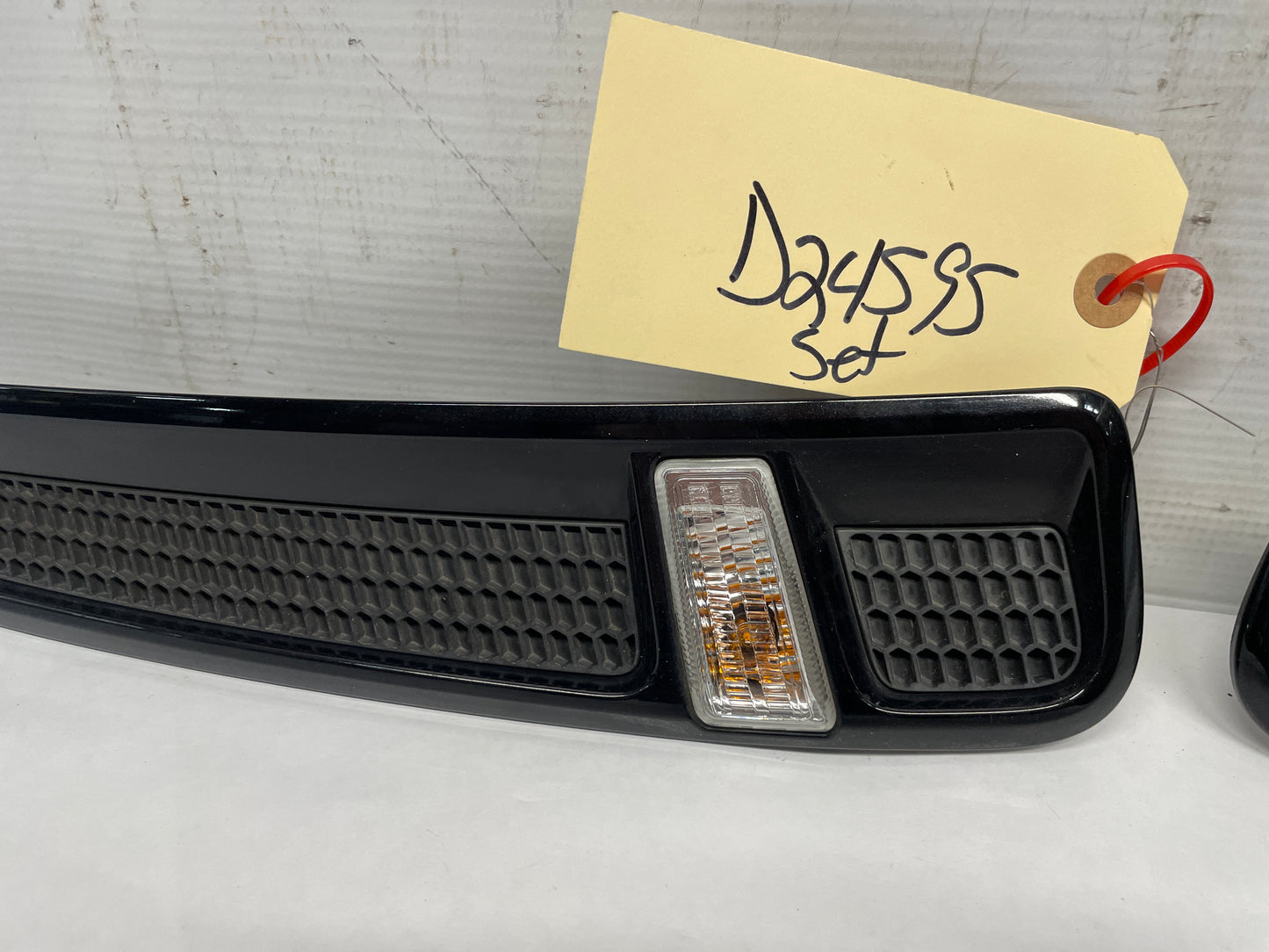 2016 Chevy SS Sedan RH & LH Fender Marker Lights Tail Lamp OEM BLACK - Day's Parts Yard