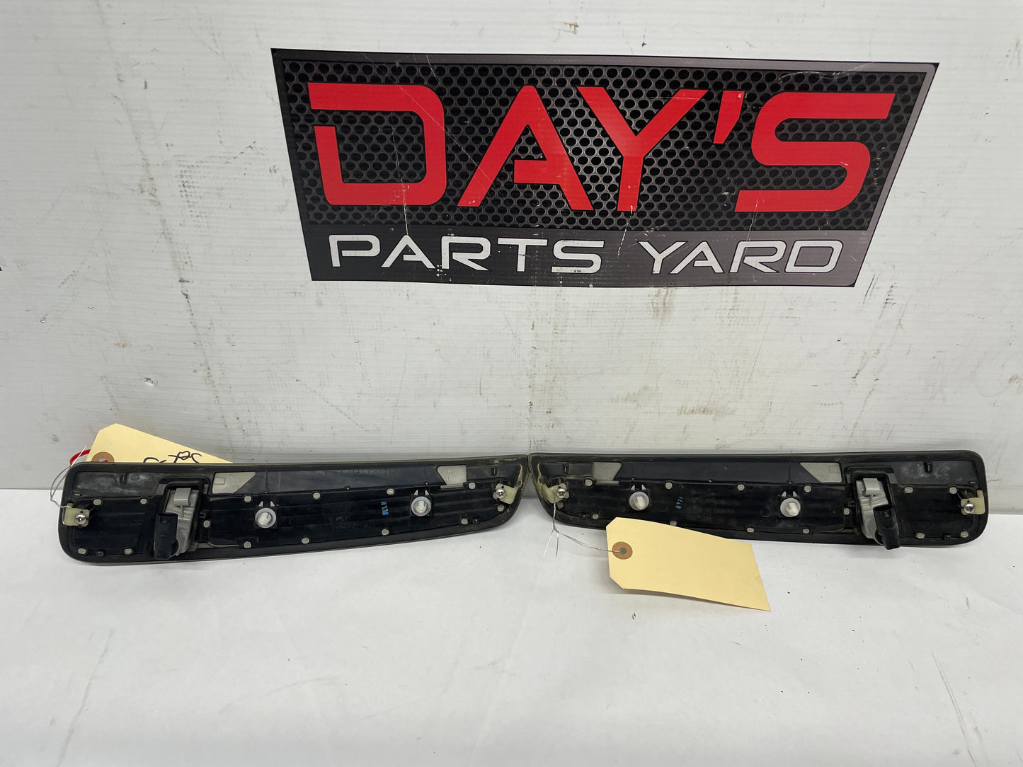 2016 Chevy SS Sedan RH & LH Fender Marker Lights Tail Lamp OEM BLACK - Day's Parts Yard