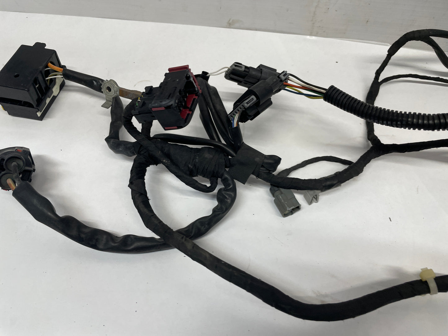 2014 Chevy Caprice PPV Radiator Core Support Headlight Lamp Wiring Wire Harness OEM - Day's Parts Yard