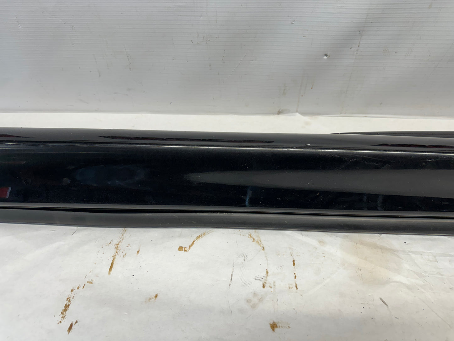 2006 Pontiac GTO RH Passenger Rocker Molding Side Skirt Trim Panel OEM - Day's Parts Yard