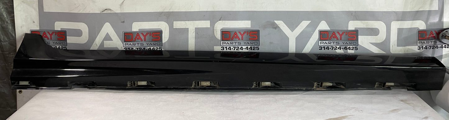 2014 Chevy SS Sedan RH Passenger Rocker Molding Trim Panel OEM - Day's Parts Yard
