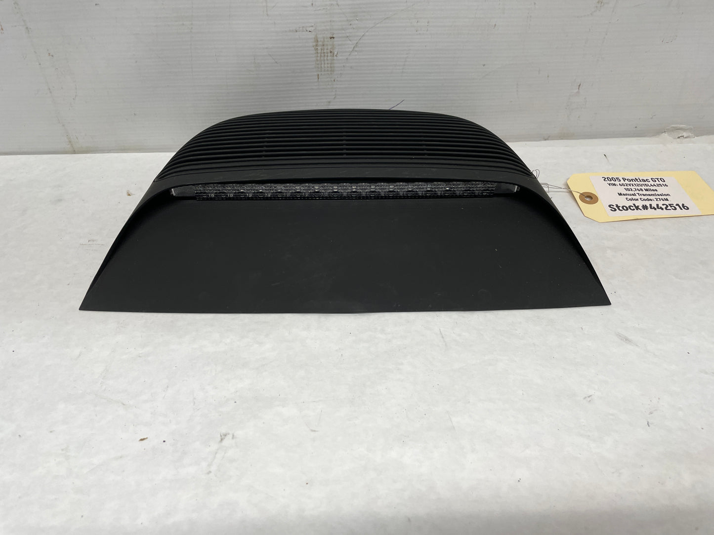 2005 Pontiac GTO 3rd Third Brake Taillight Light Lamp High Mount OEM - Day's Parts Yard