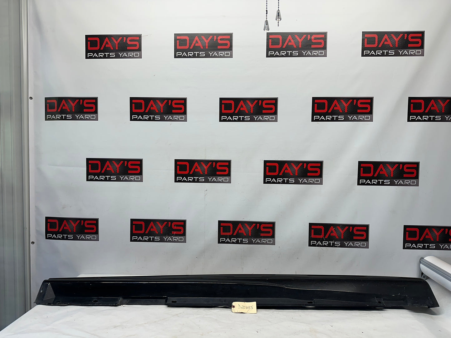 2006 Pontiac GTO RH Passenger Rocker Molding Side Skirt Trim Panel OEM - Day's Parts Yard