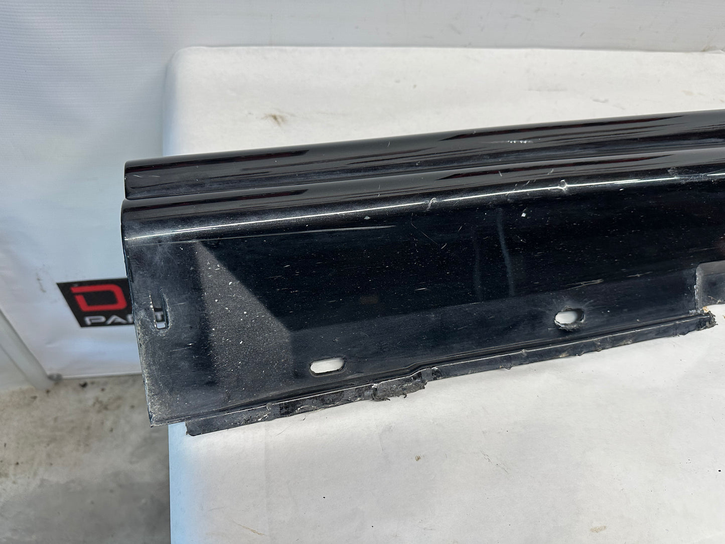 2006 Pontiac GTO RH Passenger Rocker Molding Side Skirt Trim Panel OEM - Day's Parts Yard
