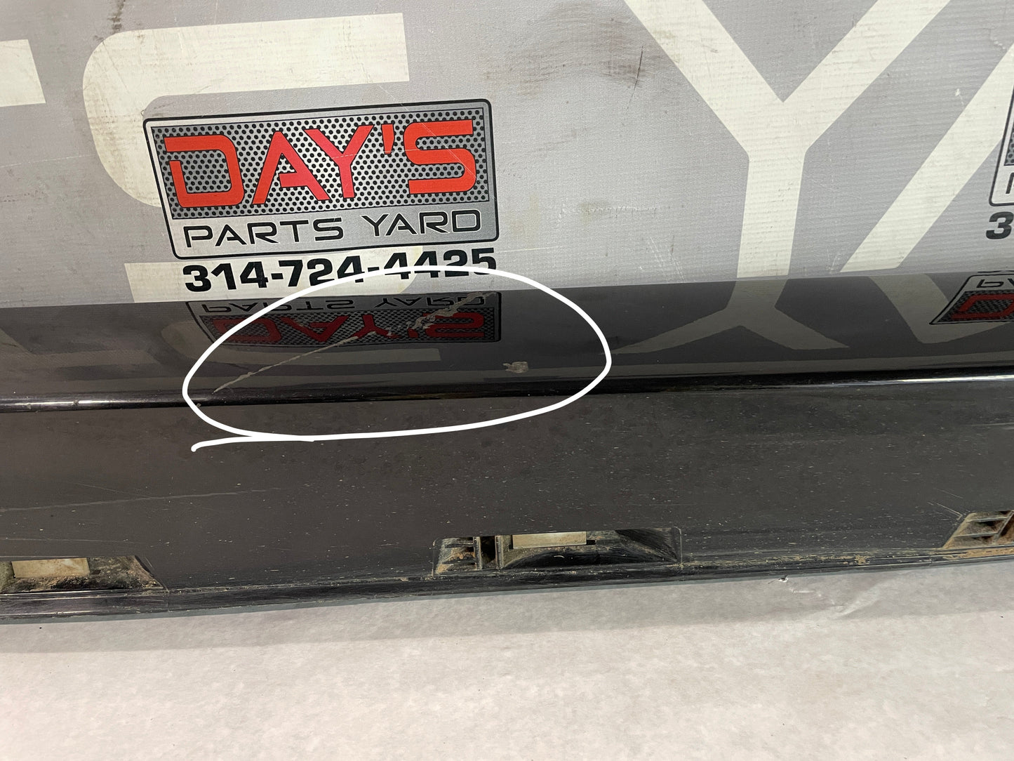 2014 Chevy SS Sedan RH Passenger Rocker Molding Trim Panel OEM - Day's Parts Yard