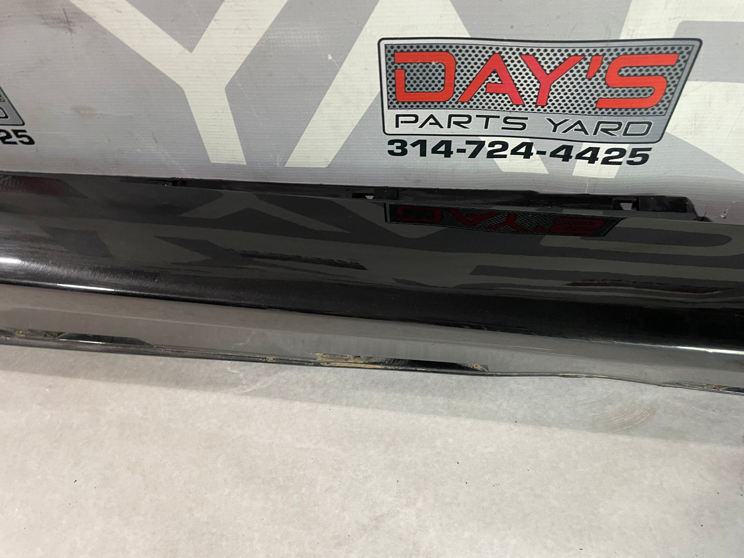 2014 Chevy SS Sedan RH Passenger Rocker Molding Trim Panel OEM - Day's Parts Yard