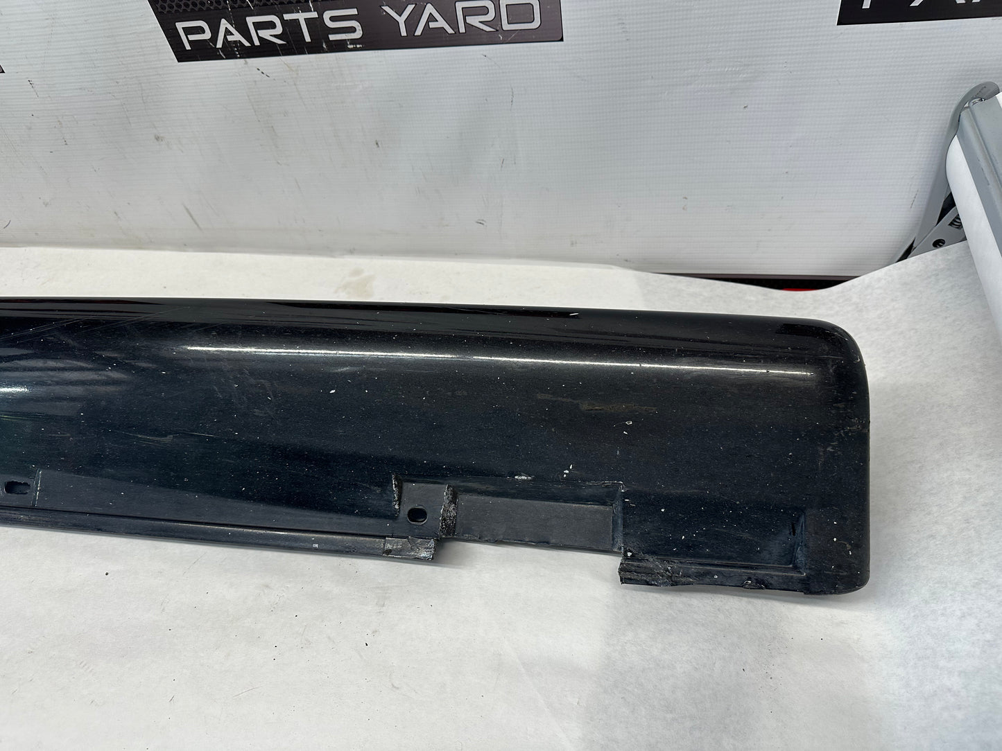 2006 Pontiac GTO RH Passenger Rocker Molding Side Skirt Trim Panel OEM - Day's Parts Yard